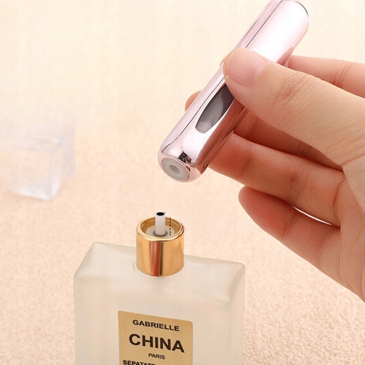 Atomizer do perfum Podróżny dozownik Flakon podręczny Spray Różowy 5 ml Marka bez marki