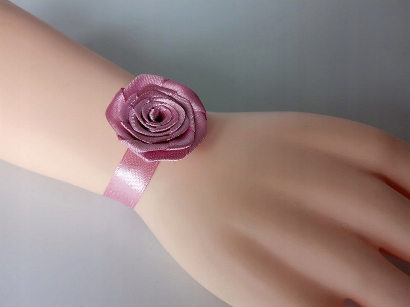 K19 Kotylion na rękę, ślub, studniówkę - różyczka Cechy dodatkowe brak