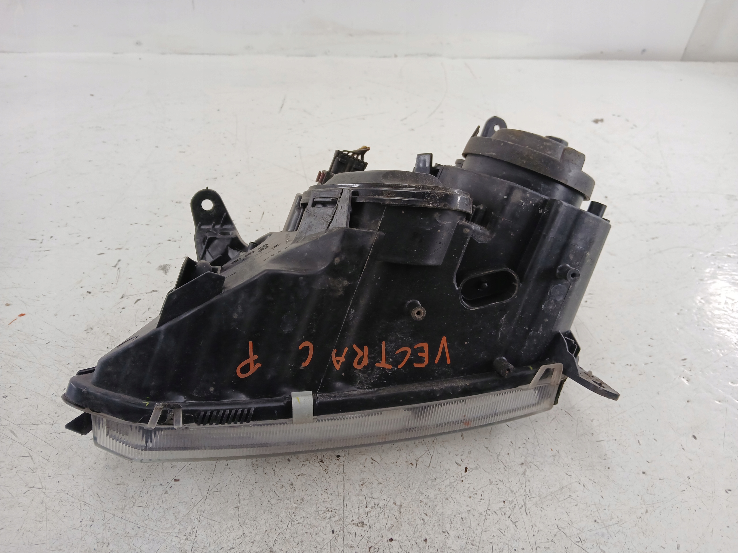 OPEL VECTRA C light right front black LADNA