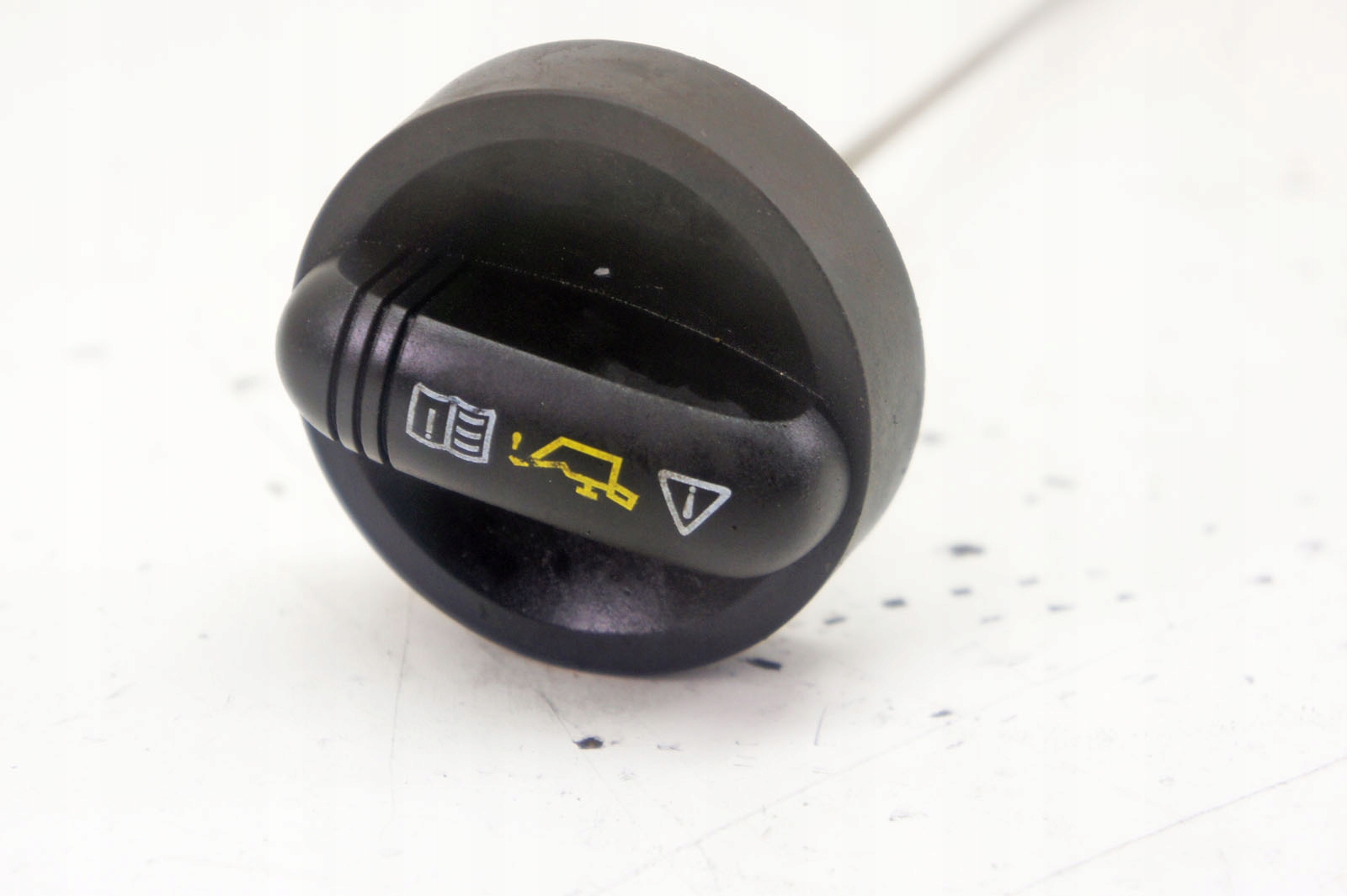 IK404 Mercedes W177 1.5 d Маслоналивная крышка щуп