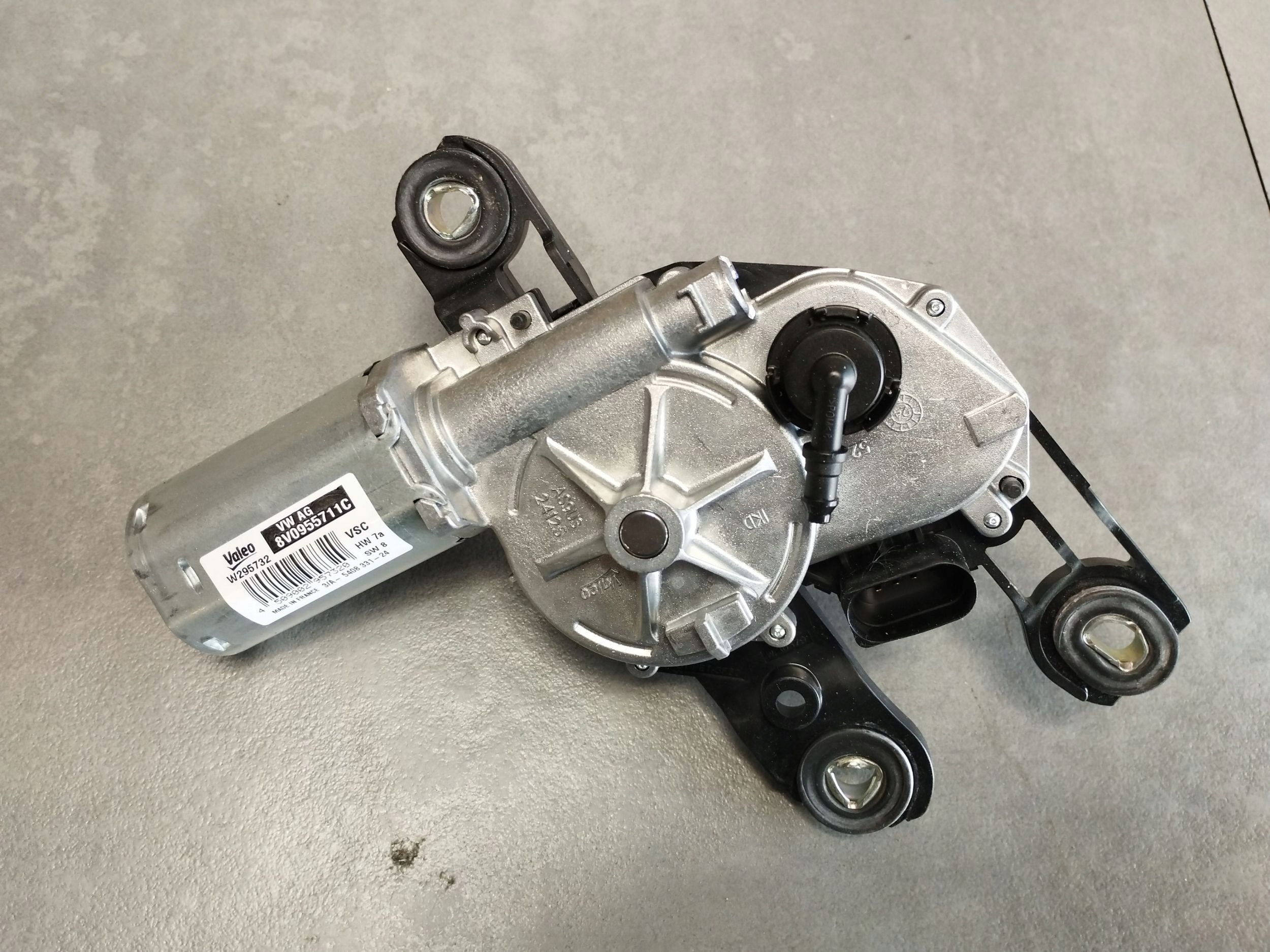 Cupra Formentor motorić brisača stražnje 8V0955711C