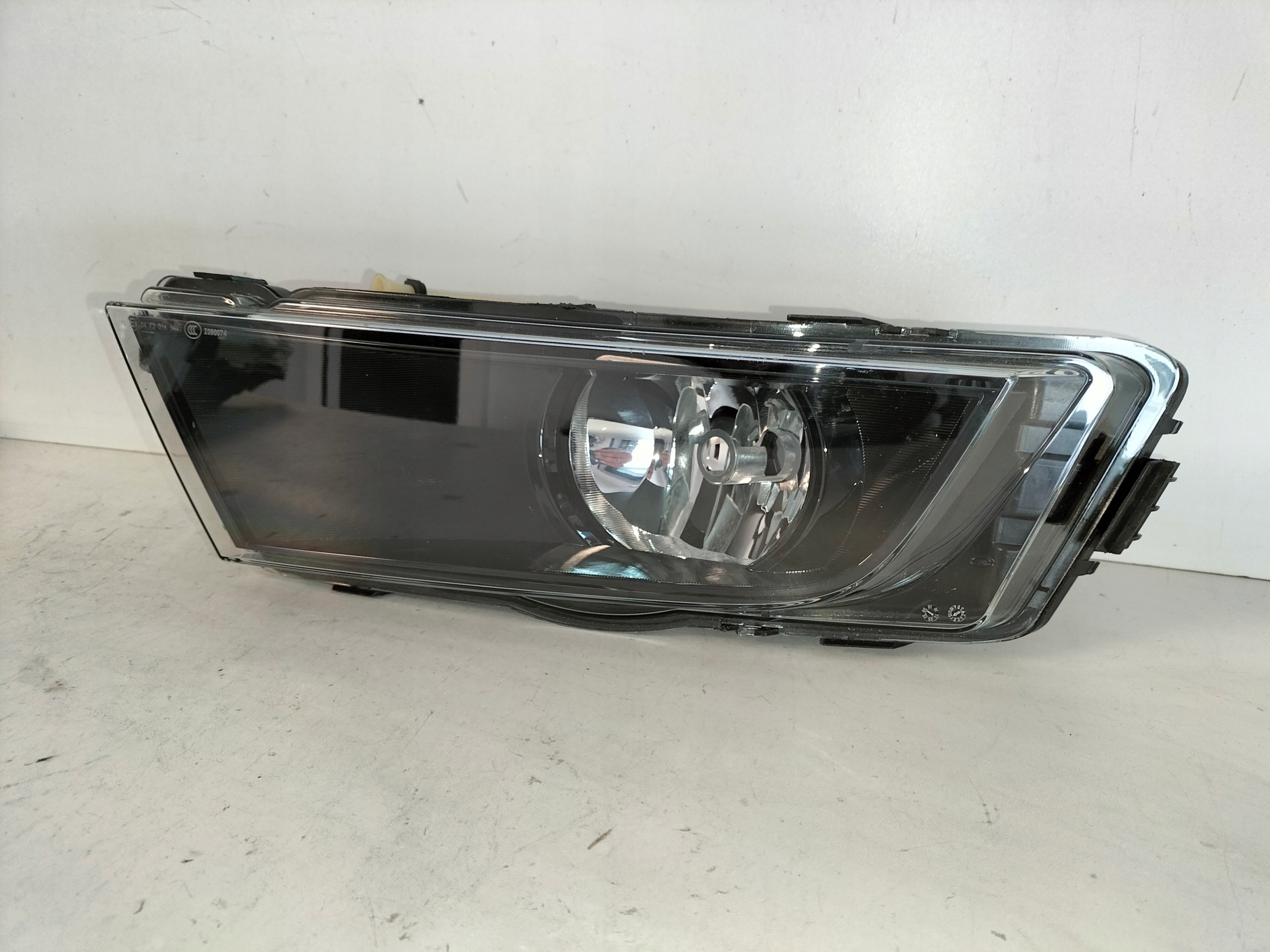fog light light left SKODA OCTAVIA III 13-17
