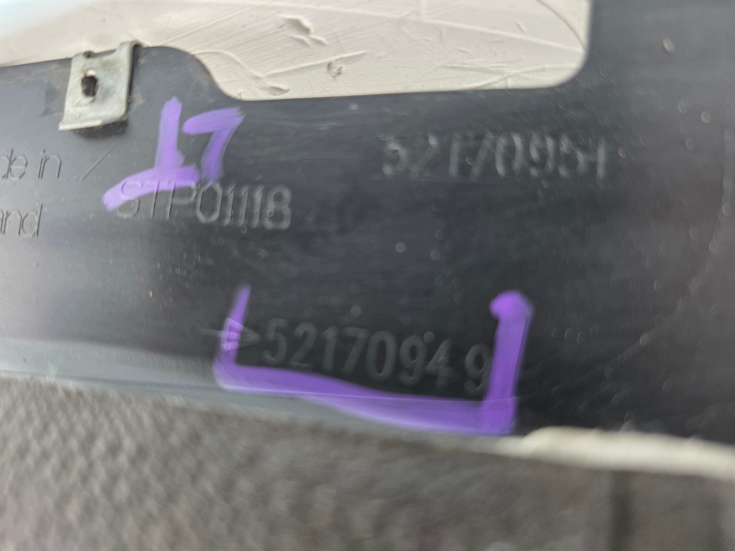 mudguard left rear. JEEP AVENGER 52170949