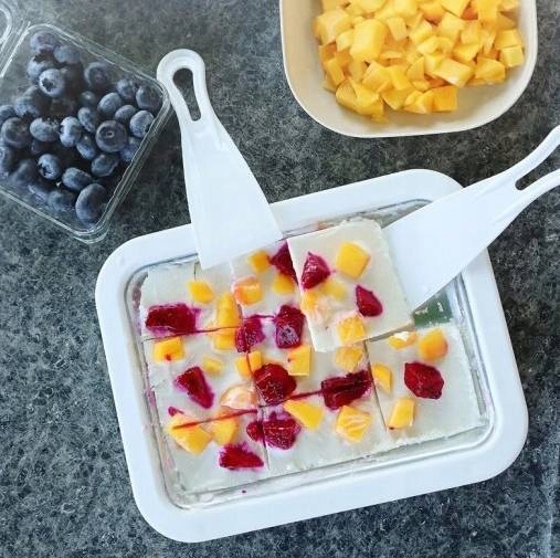 MASZYNA DO LODÓW TAJSKICH TACA DO ZAMRAŻANIA DOMOWE LODY TAJSKIE + PRZEPISY Model tacka do lodów tajskich