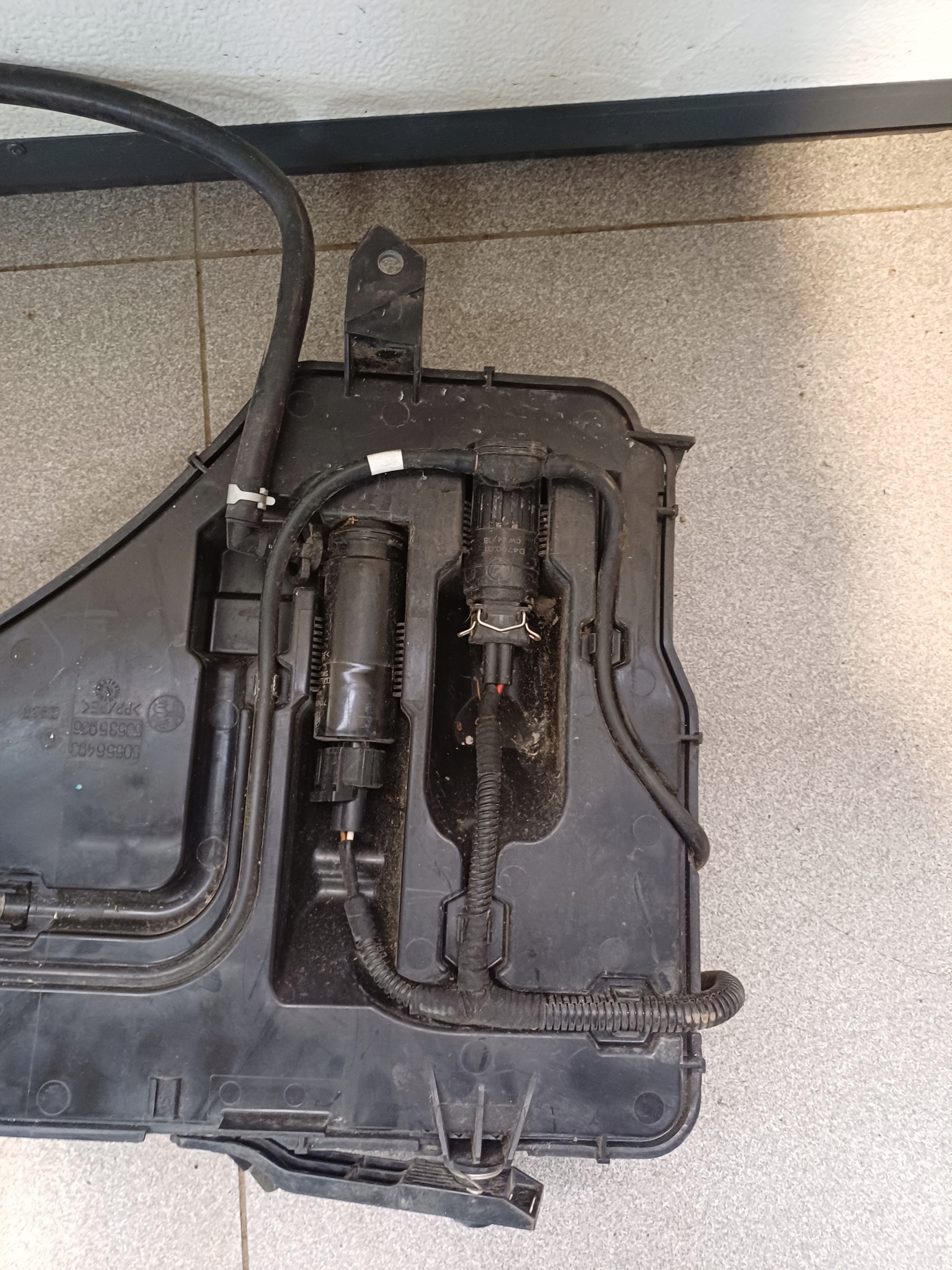 serbatoio LIQUIDO LAVAFARI ALFA ROMEO STELVIO 50556493