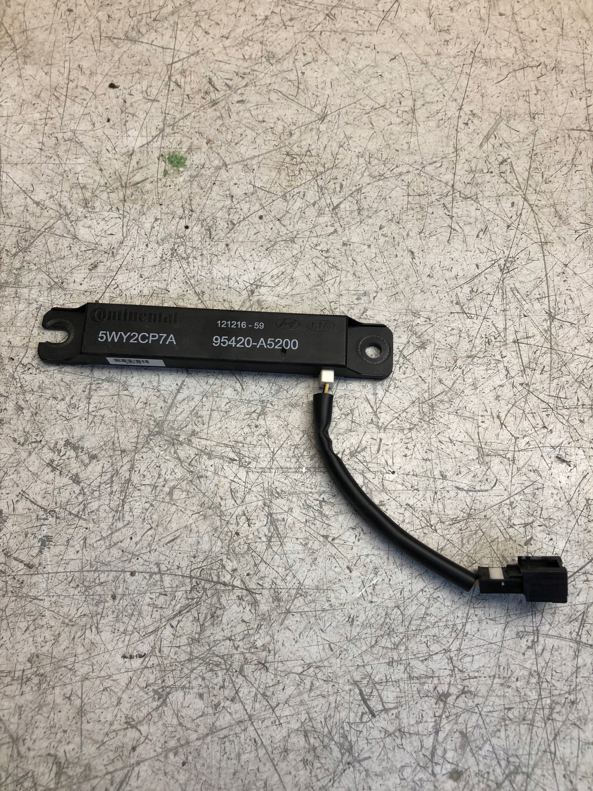 HYUNDAI I30 II KOMBI antenna amplifier module