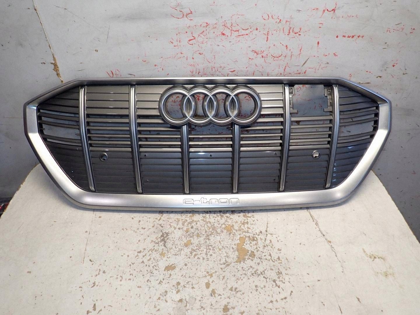 GRIGLIA AUDI E-TRON 2018- 4KE853651