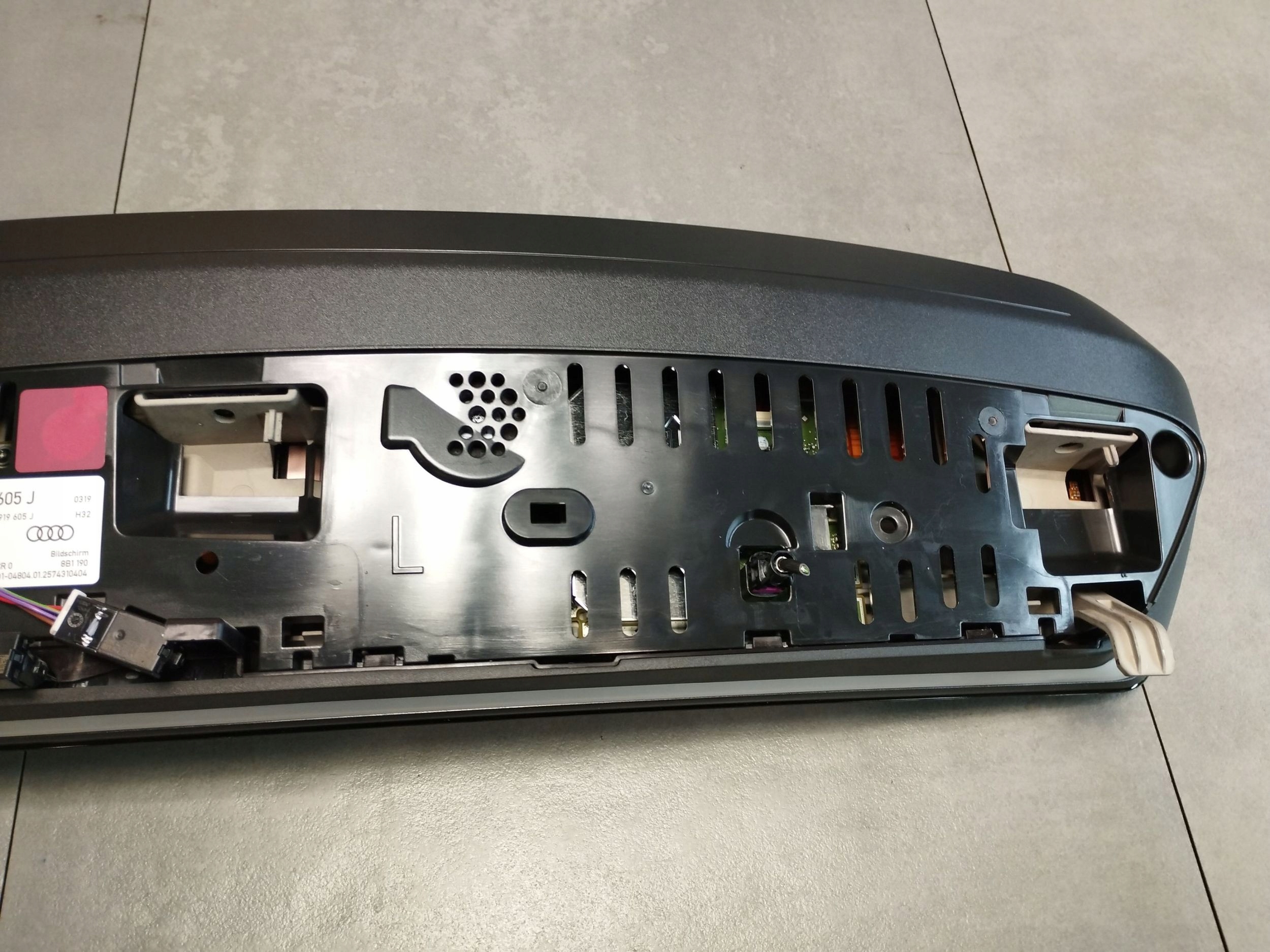 Audi A5 B10 kilometar sat monitor ekran 8B1919605J