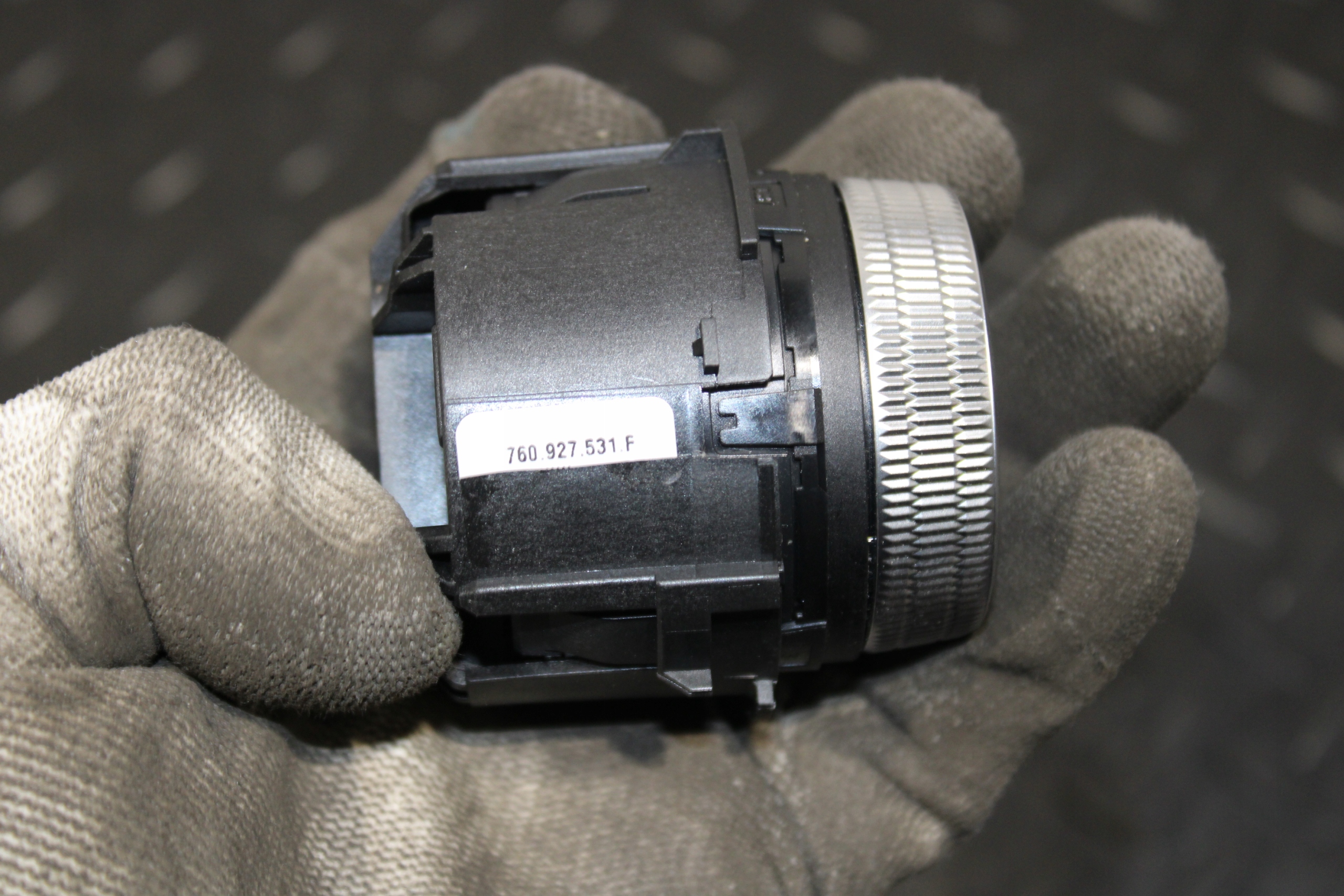 switch TRYBU running VW TOUAREG III 3 760 760927531F
