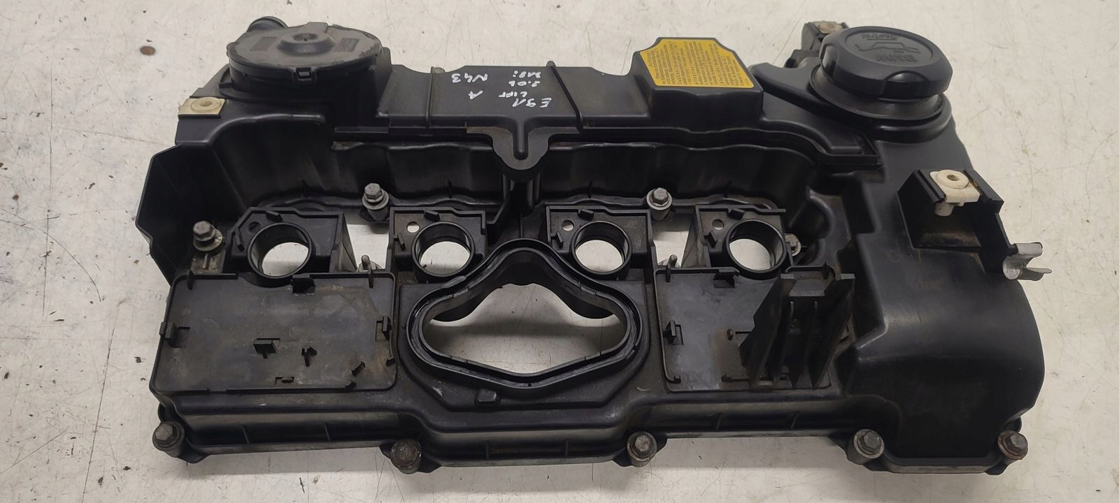 szelepfedél BMW E90 E91 2,0i
