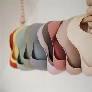 Mushie Śliniak Silikonowy Sparrow Marka Mushie