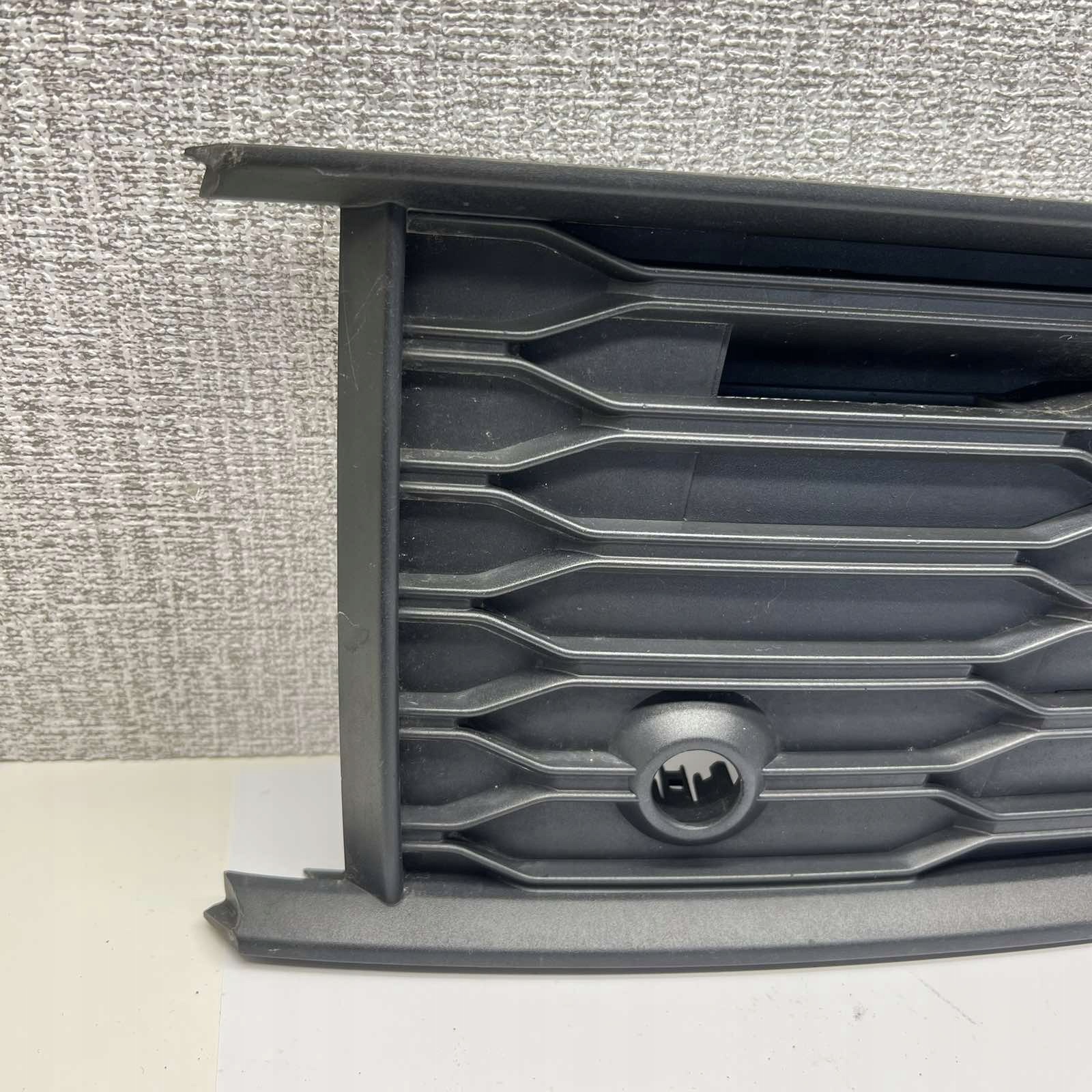 AUDI A6 C8 grille of a bumper grid black left 4K0807151A