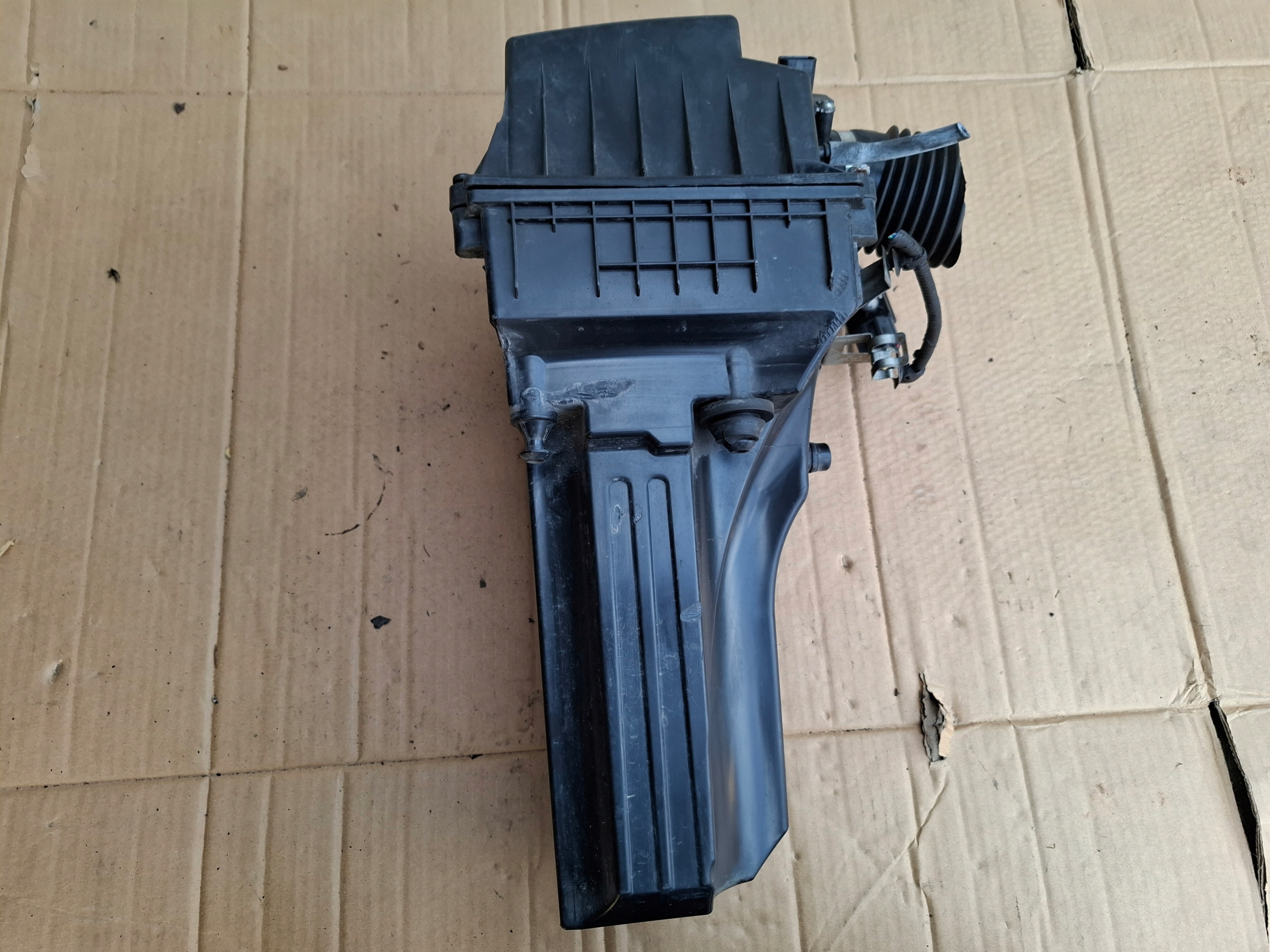 Gehäuse filter luft FORD FIESTA MK7 AV21-9600-AA 1.4 TDCI
