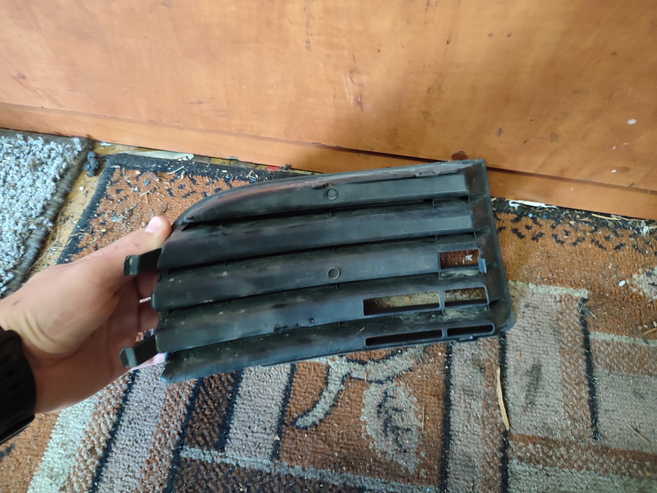 grille bumper front left VW GOLF
