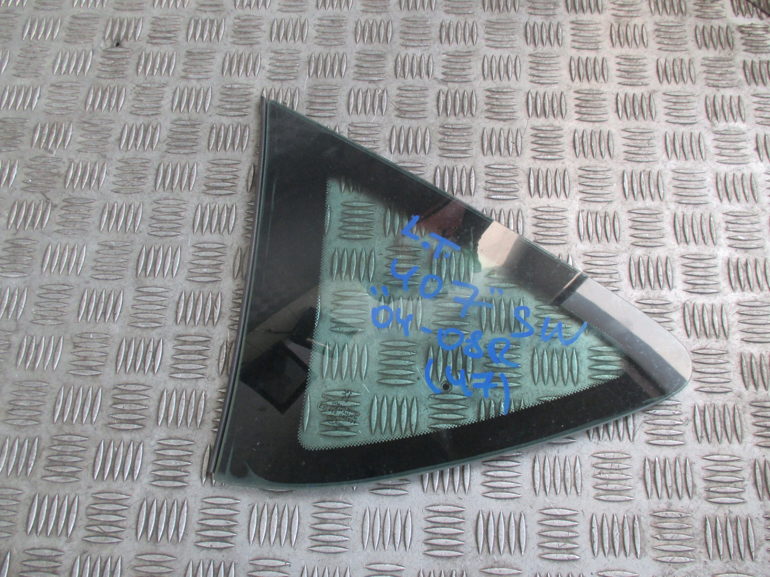 SZYBA KAROSERYJNA LEWY TYŁ PEUGEOT 407 04-08