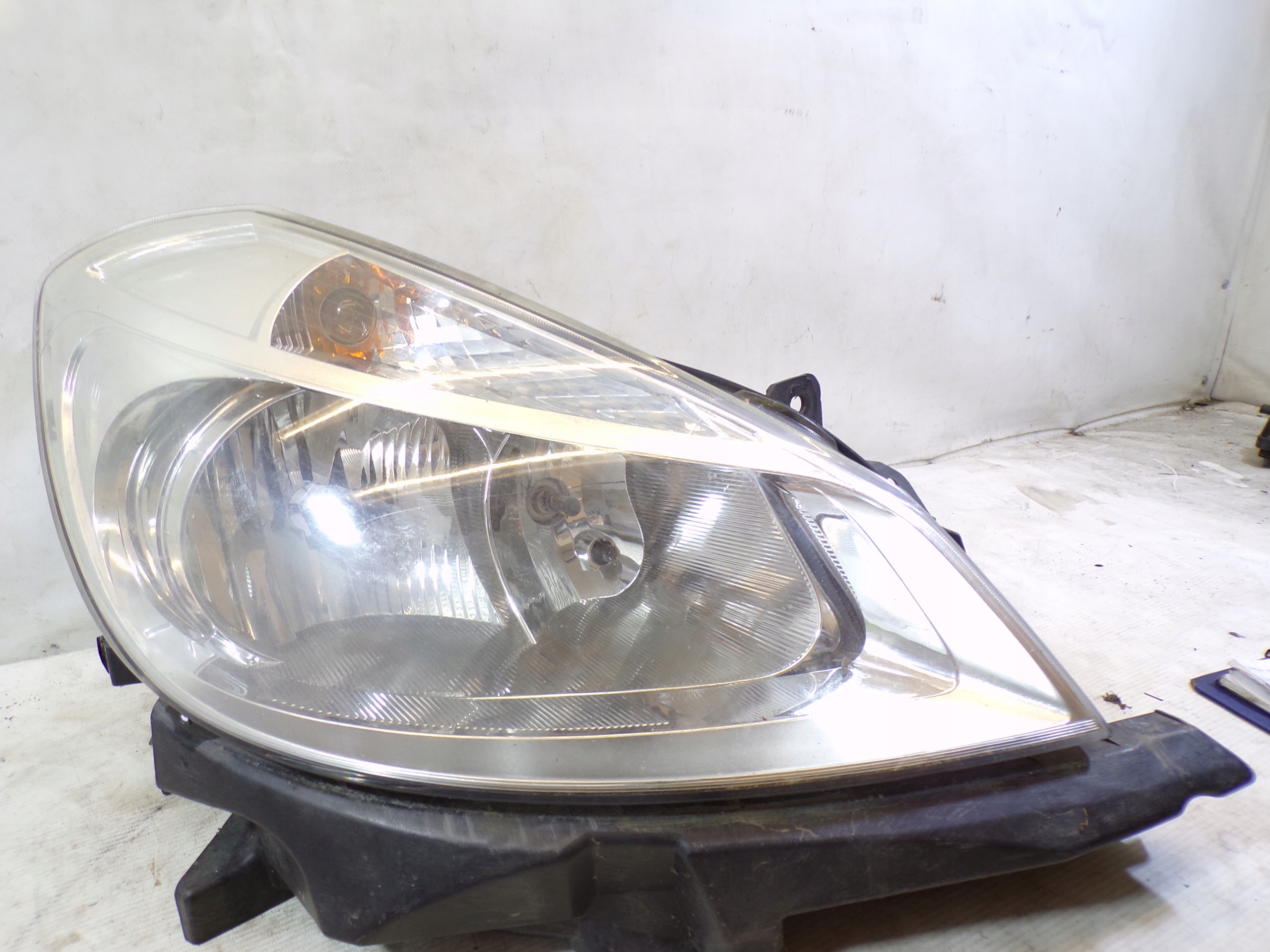 light front front right RENAULT CLIO 3 III (1) (K1)