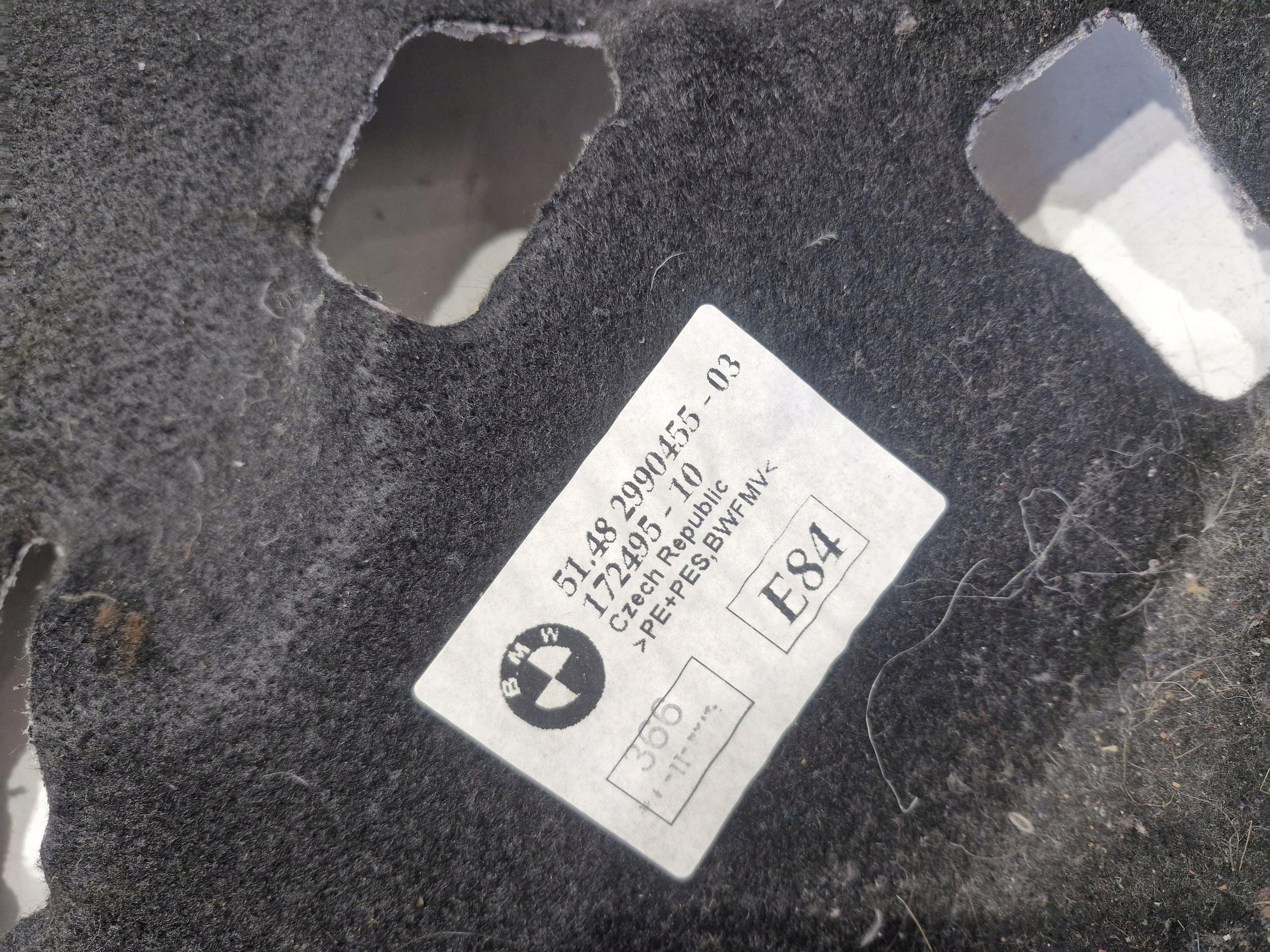 2990455 BMW X1 E84 IZOLACJA Blende Abdeckung NADKOLA links heck