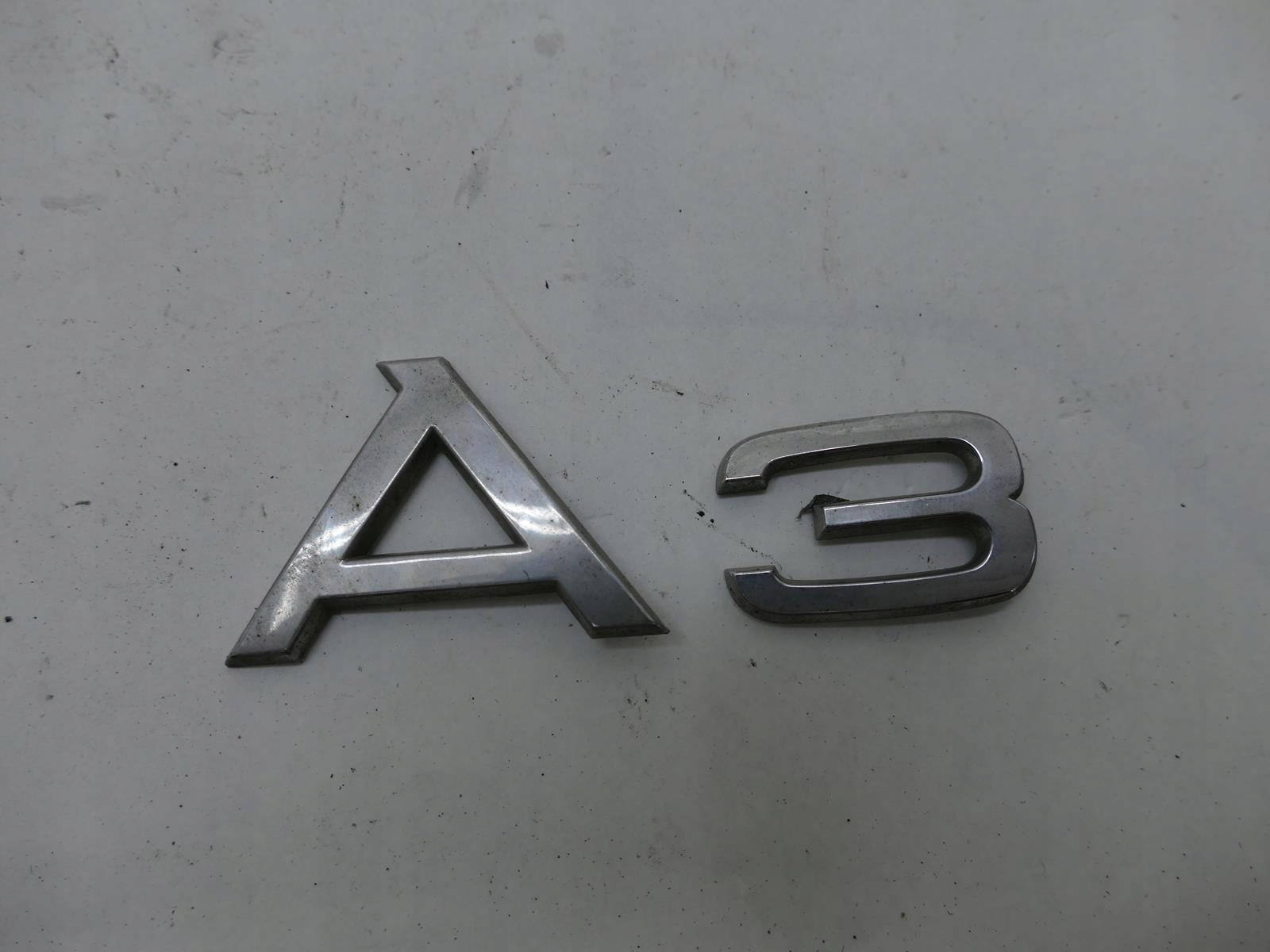 AUDI A3 8P CABRIO 1.8T logo LOGO EMBLEMAT bonnet