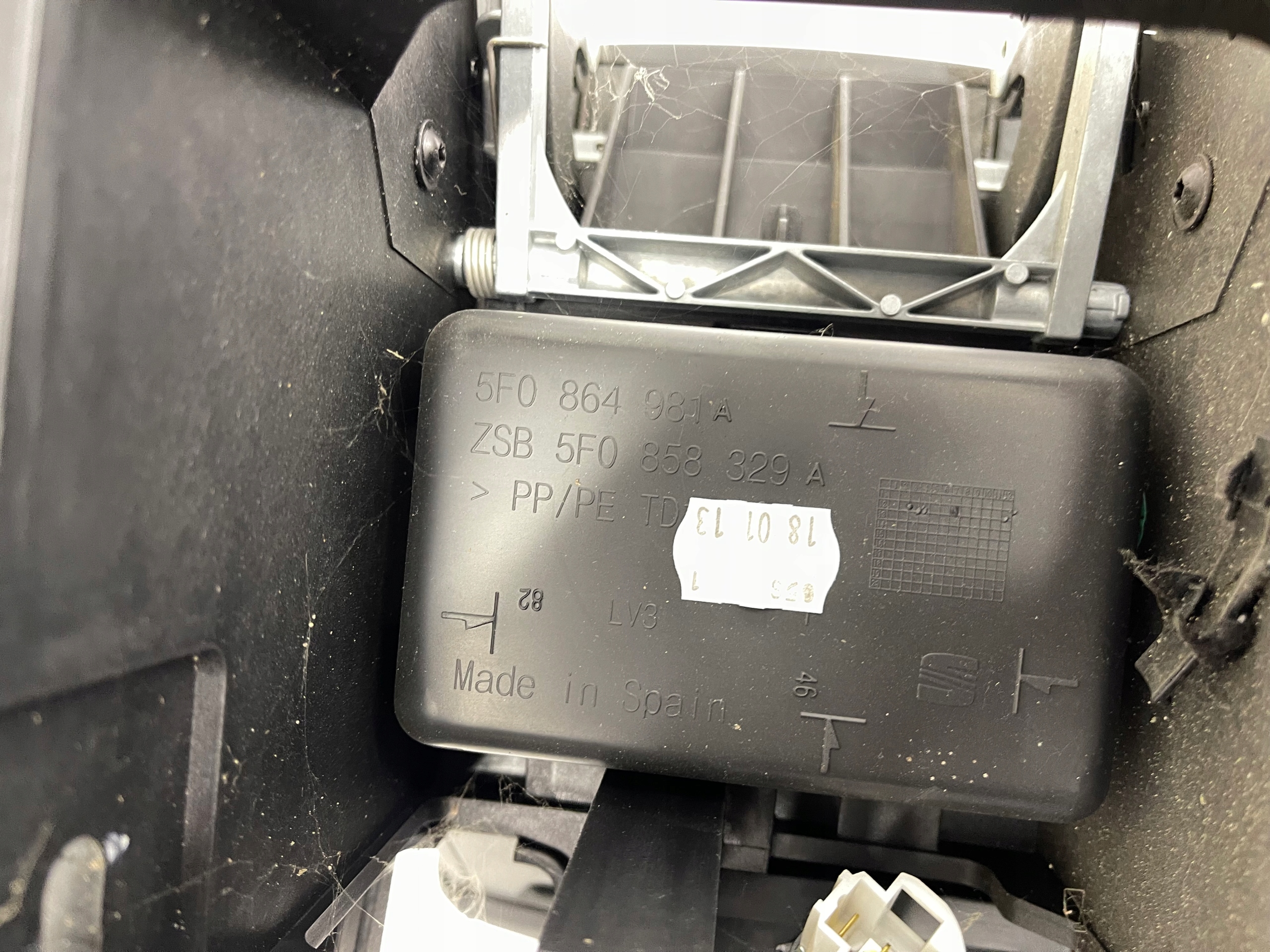 TUNEL central SEAT LEON III Kombi console central,