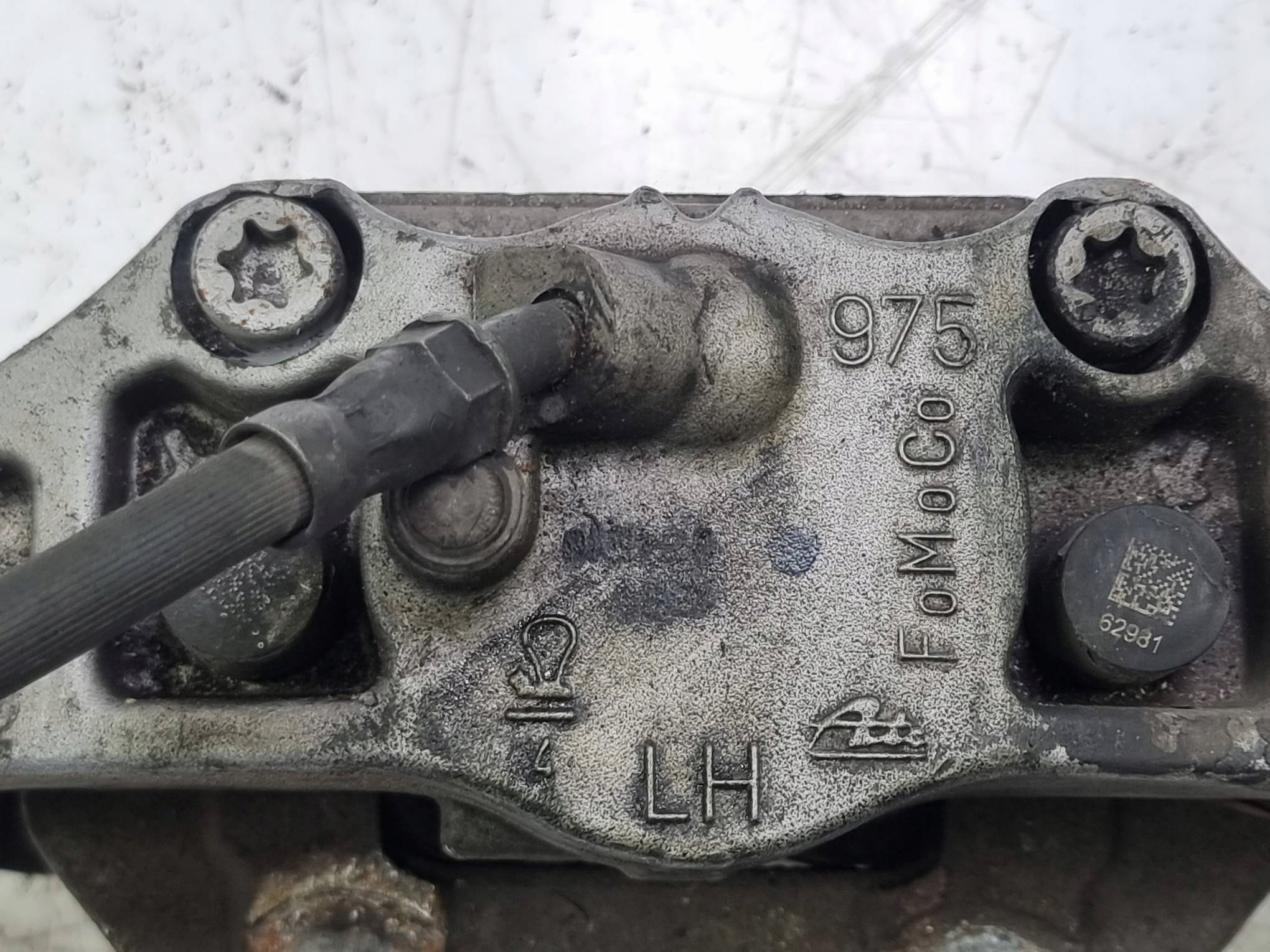 caliper brake front left 2.0 VOLVO V40 II CROSS COUNTRY