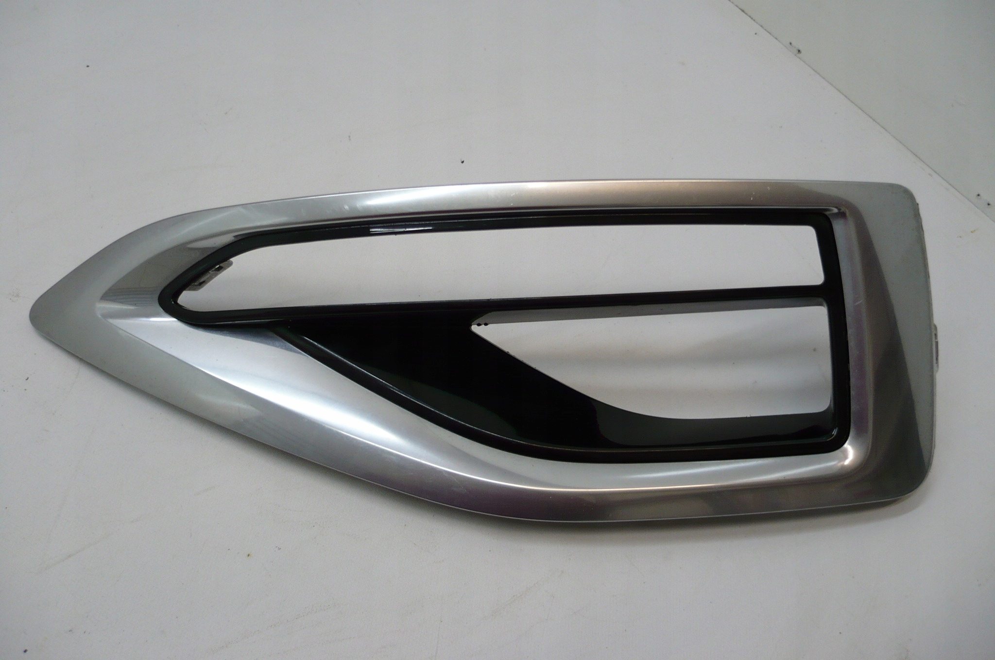 KIA SPORTAGE V GT LINE 21- grid bumper right rear part original
