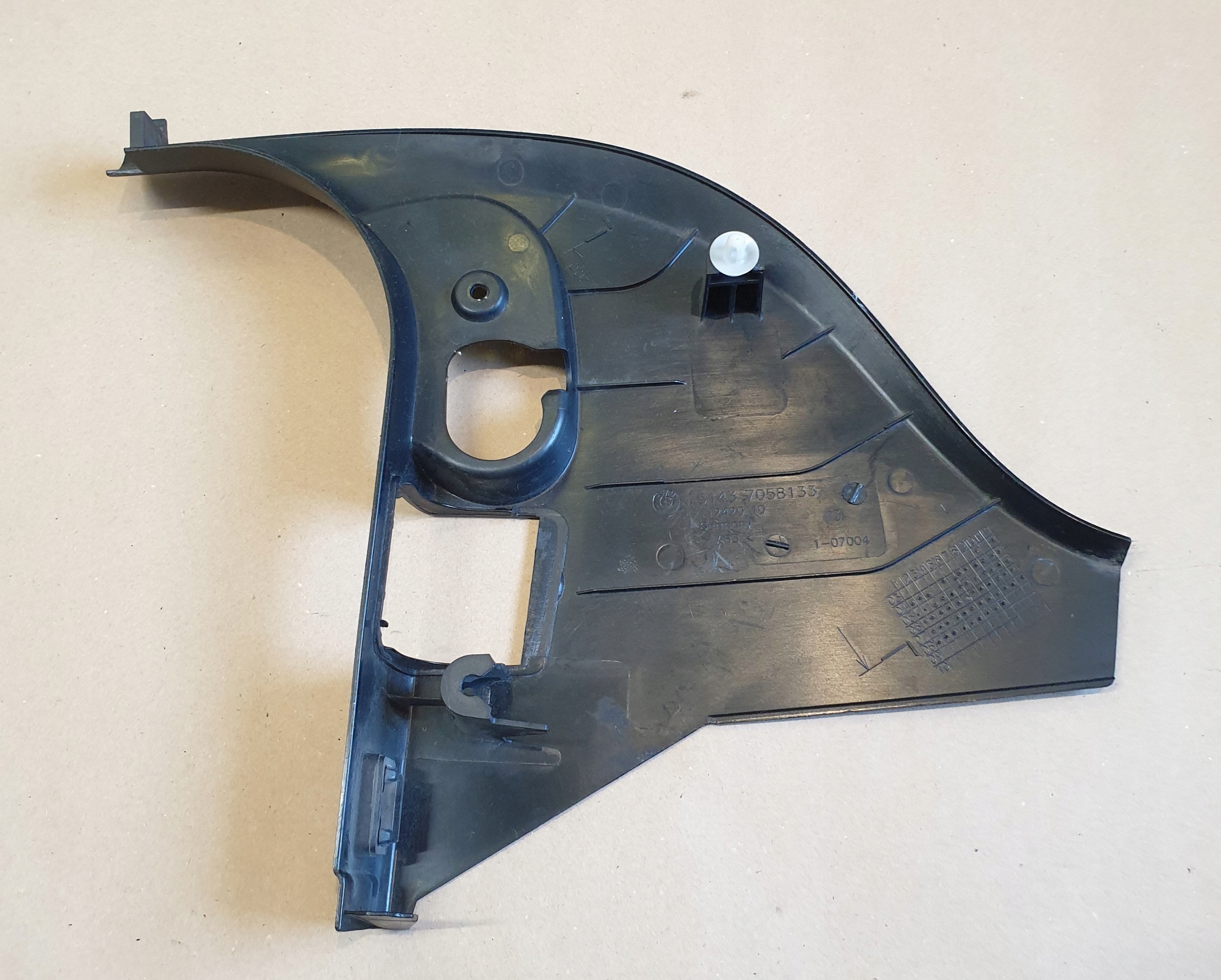 cap cover of the threshold left BMW 1 E87 7058133 OE EU