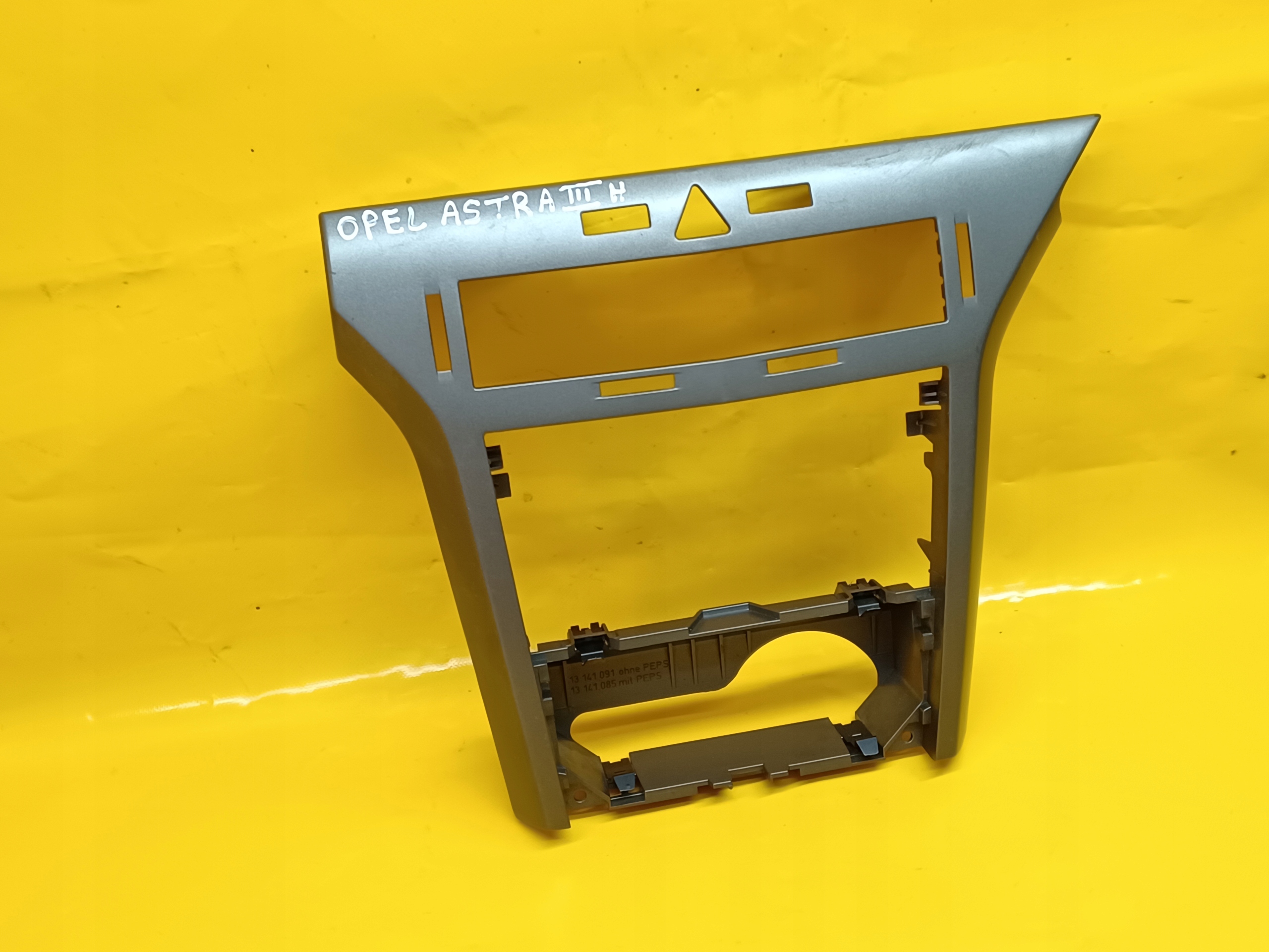 консоль центральная opel oe 331985437