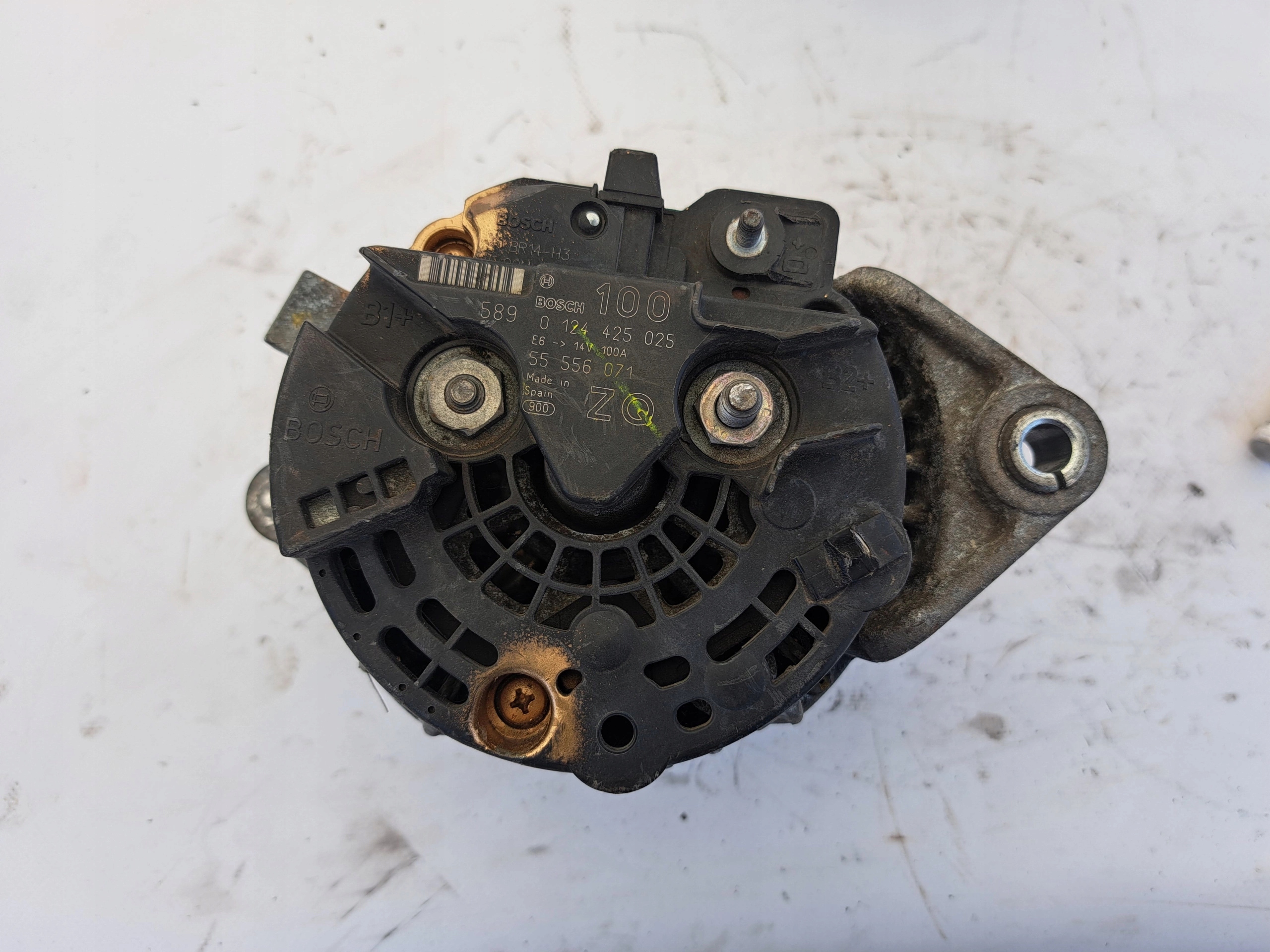 OPEL ASTRA MERIVA ZAFIRA 55556071 alternator