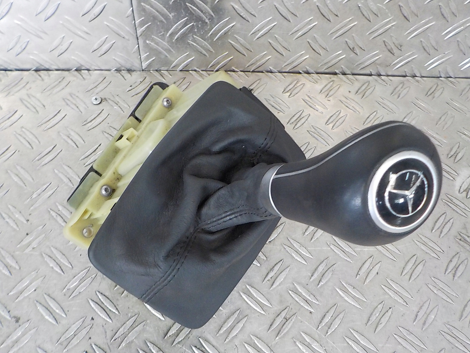 A2042674124 - MERCEDES GLK X204 важіль перемикання передач Автомат