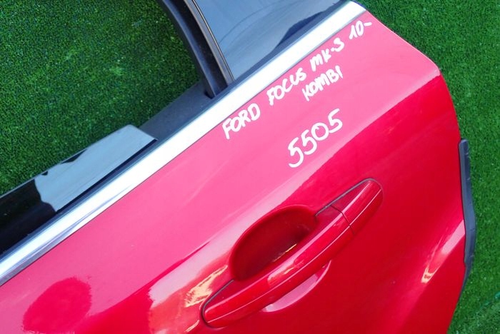 FORD FOCUS MK3 III KOMBI 10- door left rear. rear part