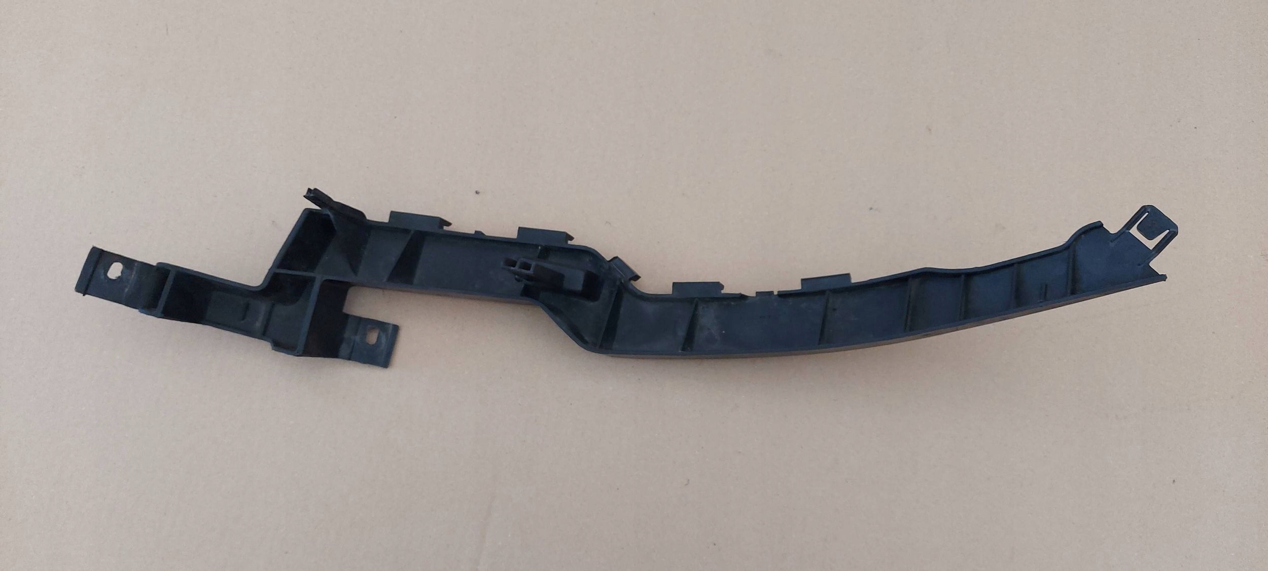 bumper bracket right front OPEL MERIVA B 13267767