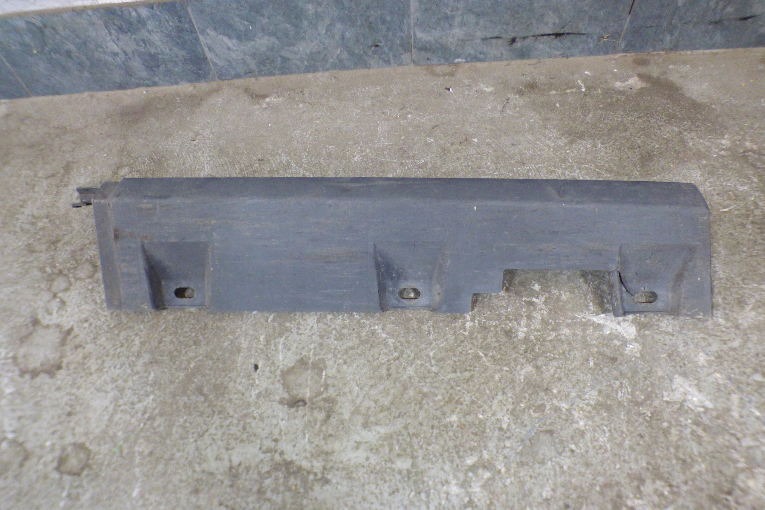 moulding threshold left right rear part ET76-101A05-BE ET76-101A04-AC COURIER II MK2