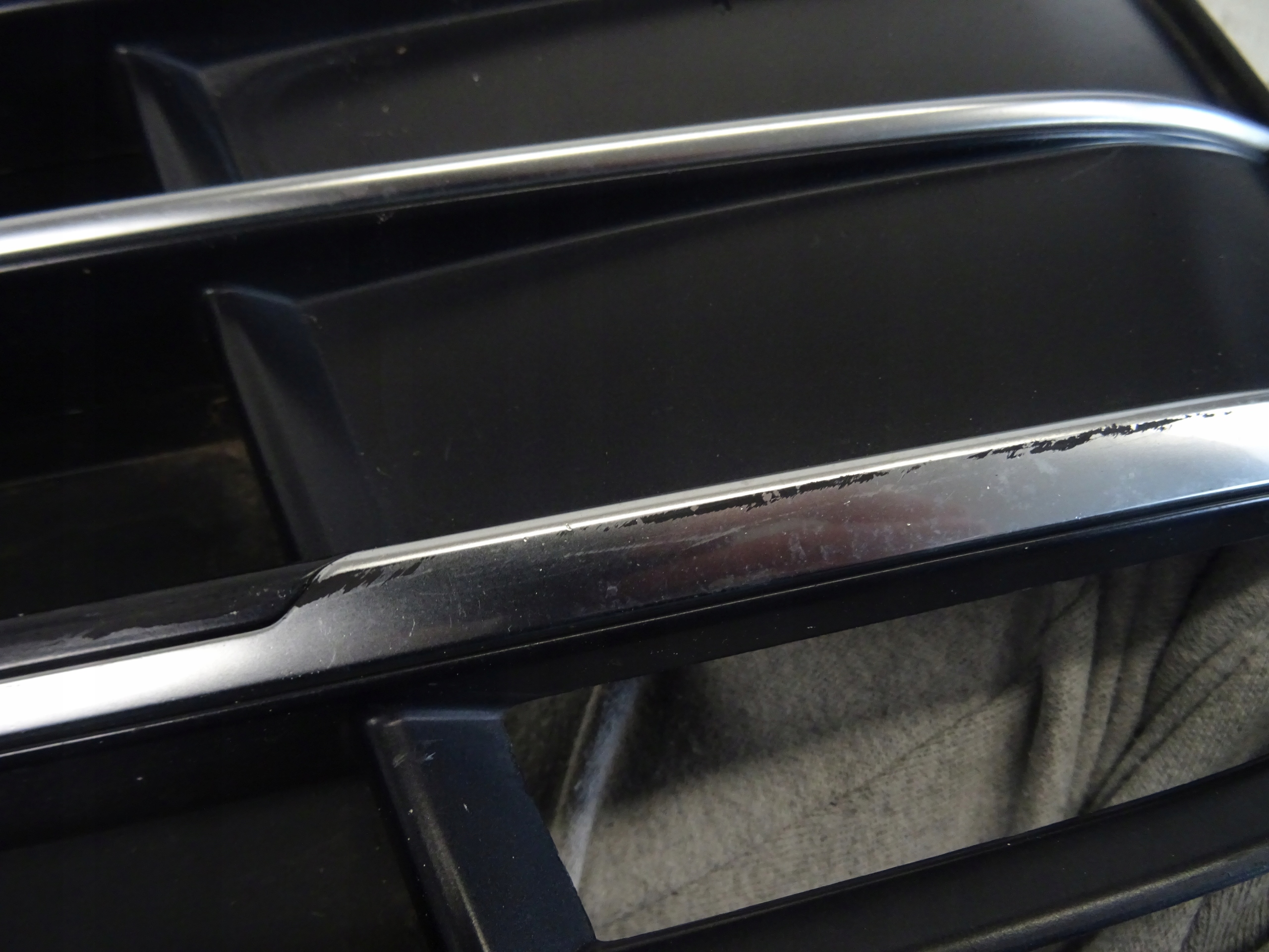 grid of a bumper front front right AUDI Q5 II S-LINE 80A807246B