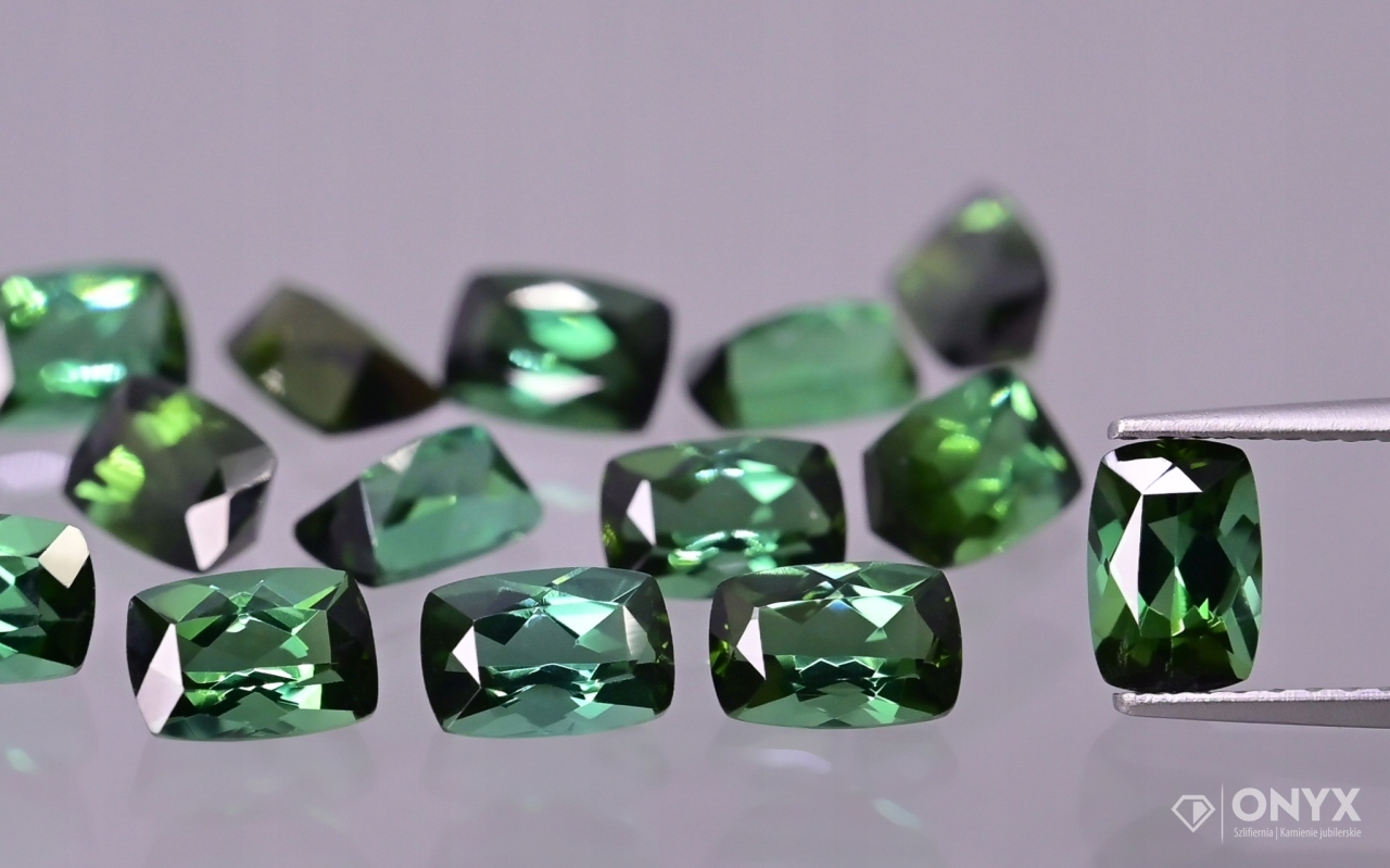 Turmalín Verdelit fazetovaný cushion 6x4 mm