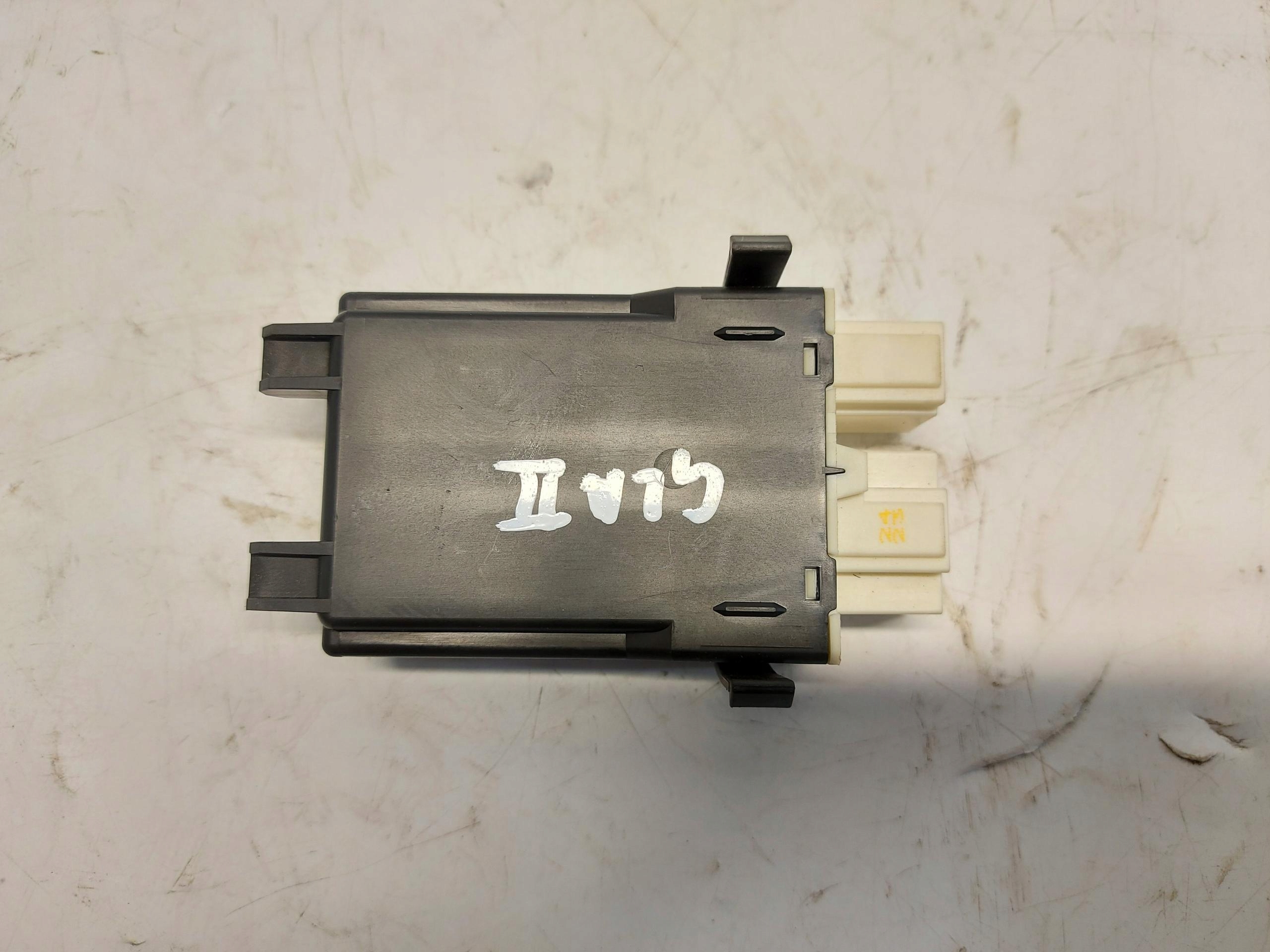 Mercedes GLA 200 II H247 W247 2023r module control unit seat A1679003320
