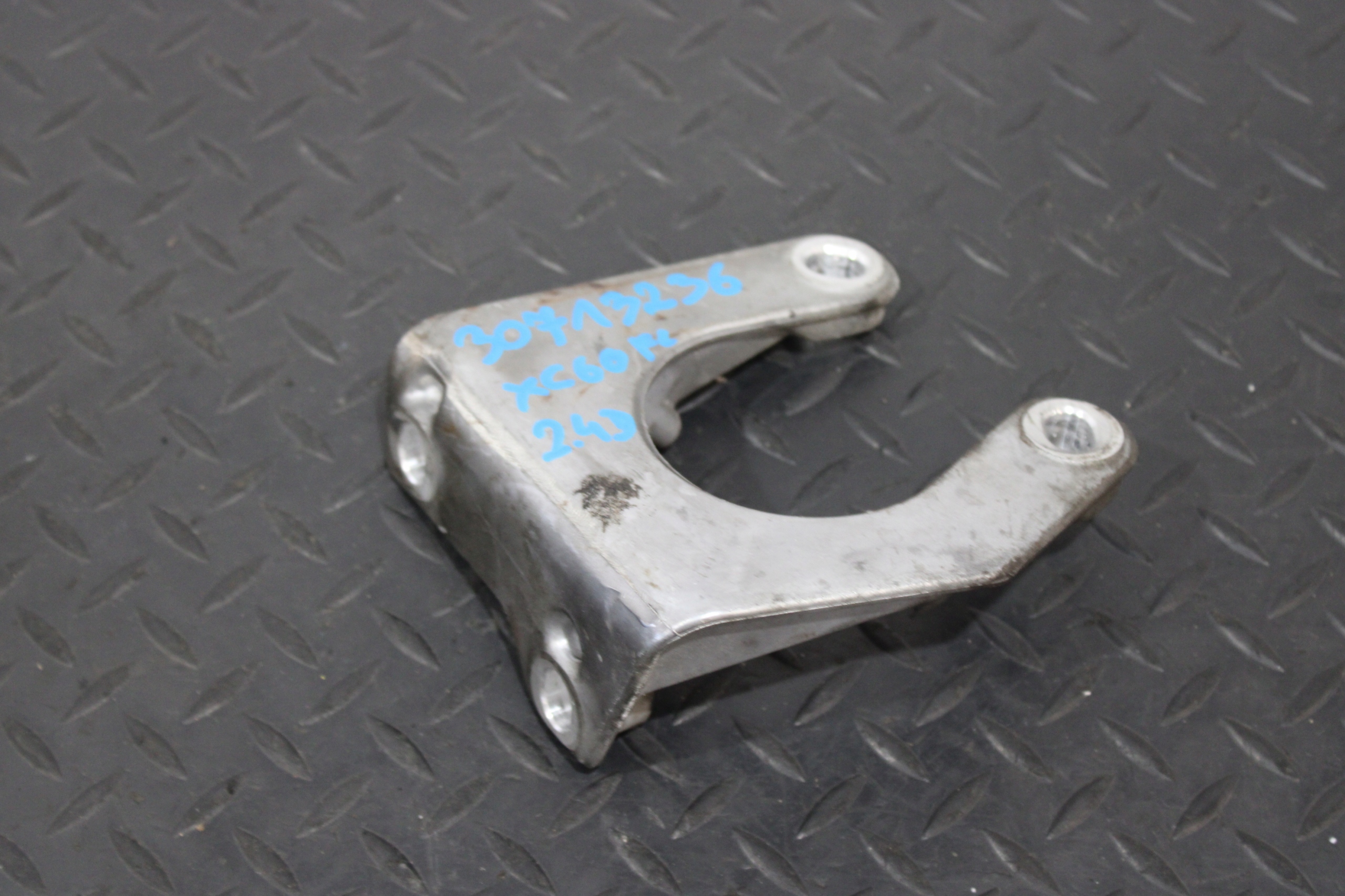 supporto staffa cambio ingranaggi VOLVO XC60 LIFT 30713236