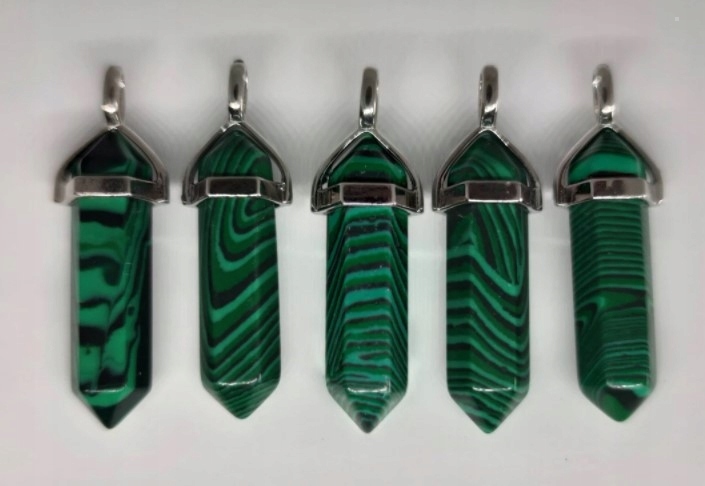 WISIOREK kamień MALACHIT naszyjnik prezent Materiał kamień