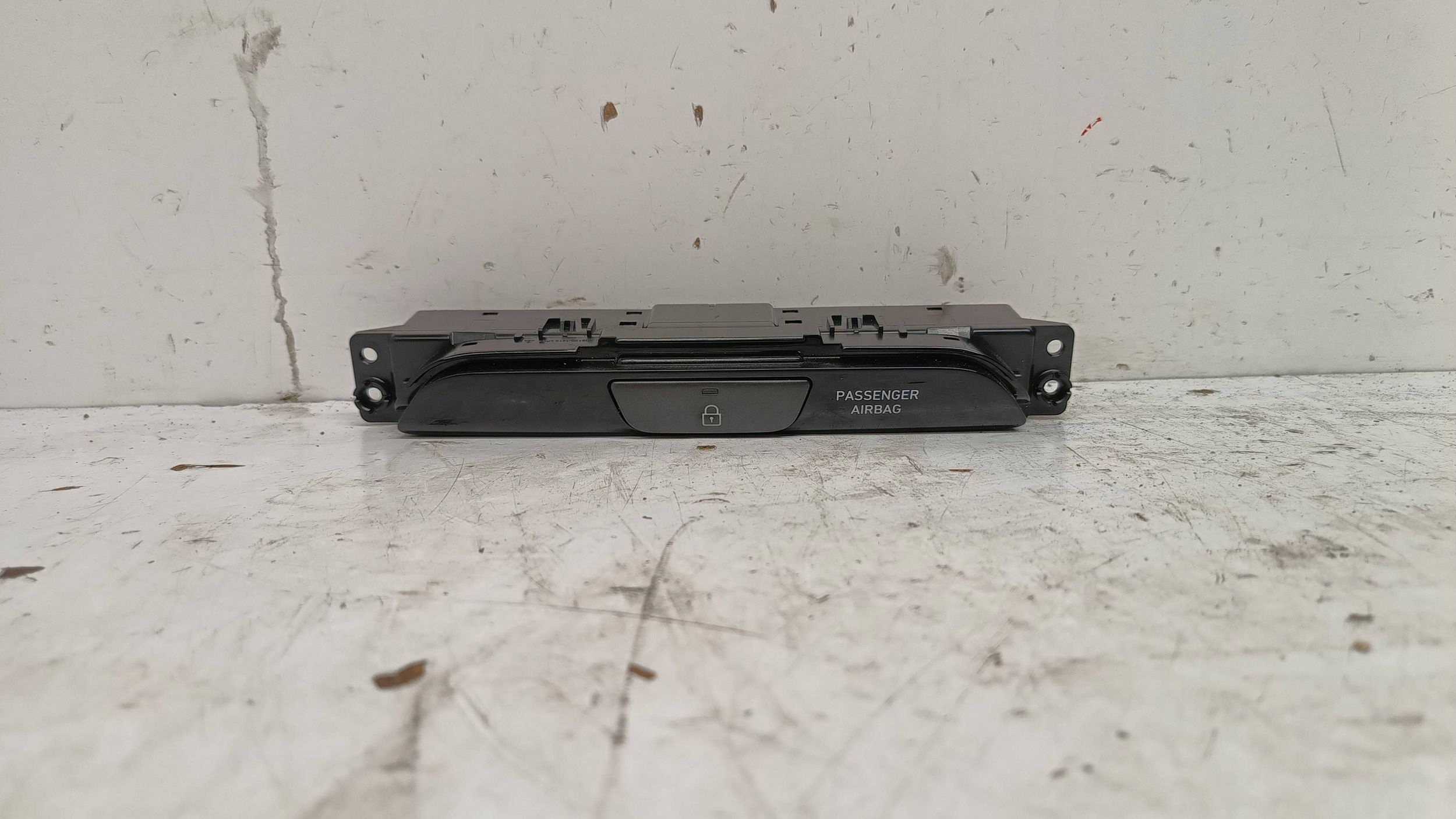 HYUNDAI I30 III PANEL switch door PASSENGER airbag 93770G4000 2017
