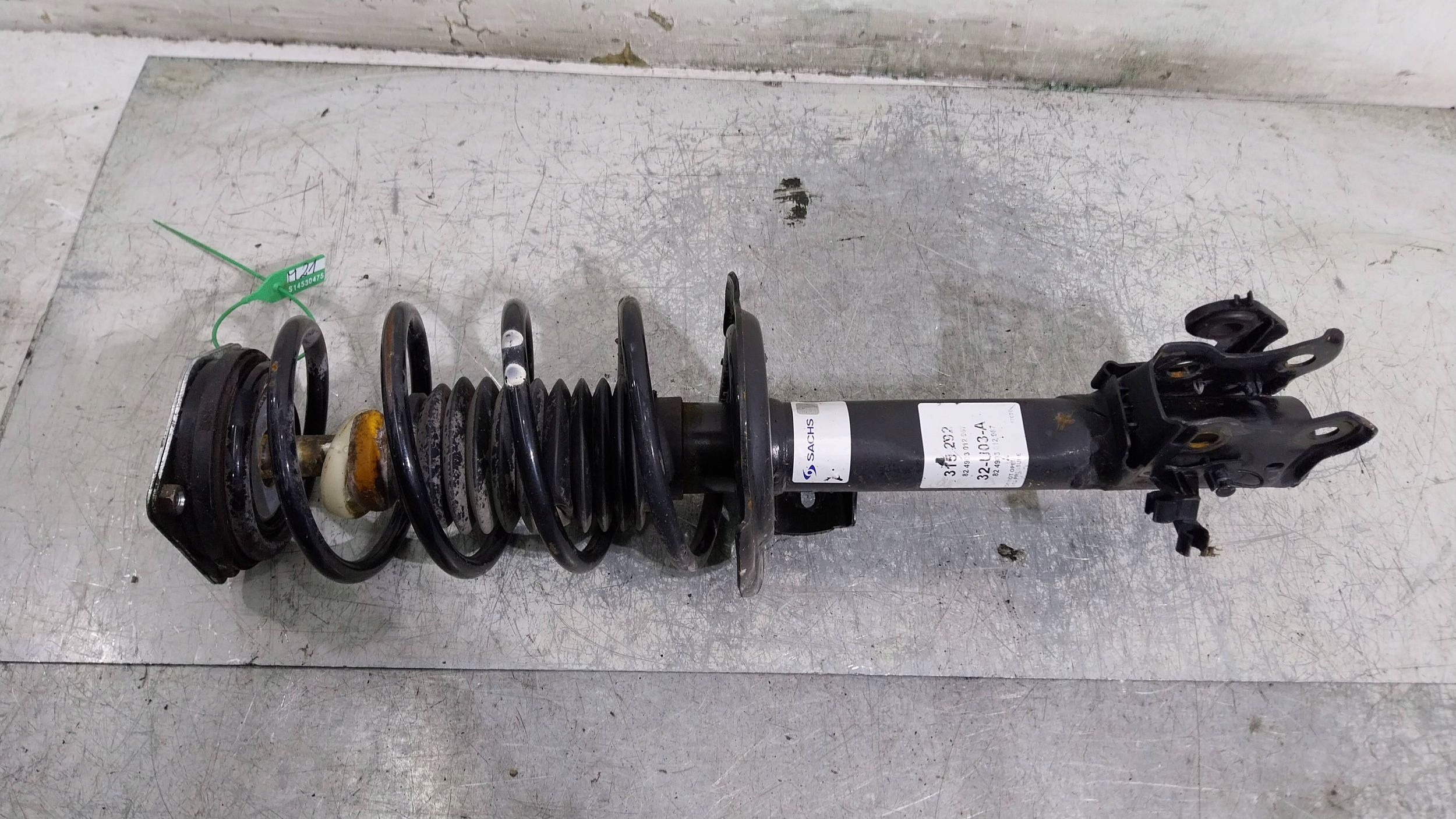 shock absorber right front A1693201430 MERCEDES W169 W245
