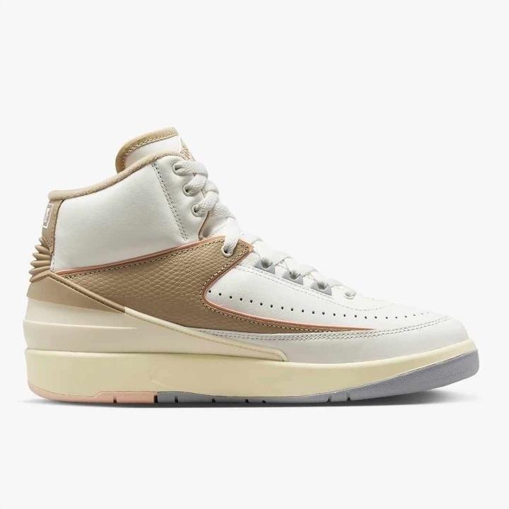 Boty Nike Air Jordan 2 Retro, vysoké a pohodlné tenisky, velikost vel.