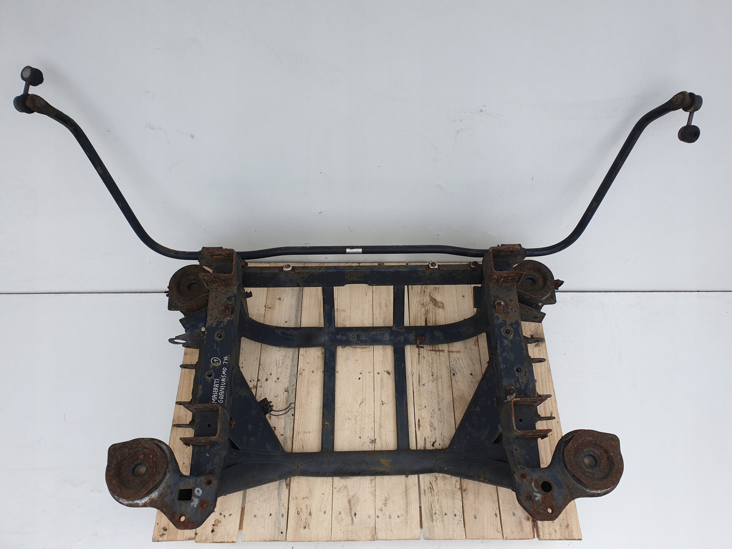 Maserati Granturismo 4.7 V8 TYLNE SANKI TYŁ BELKA ZAWIESZENIA KOŁYSKA Producent części Maserati OE