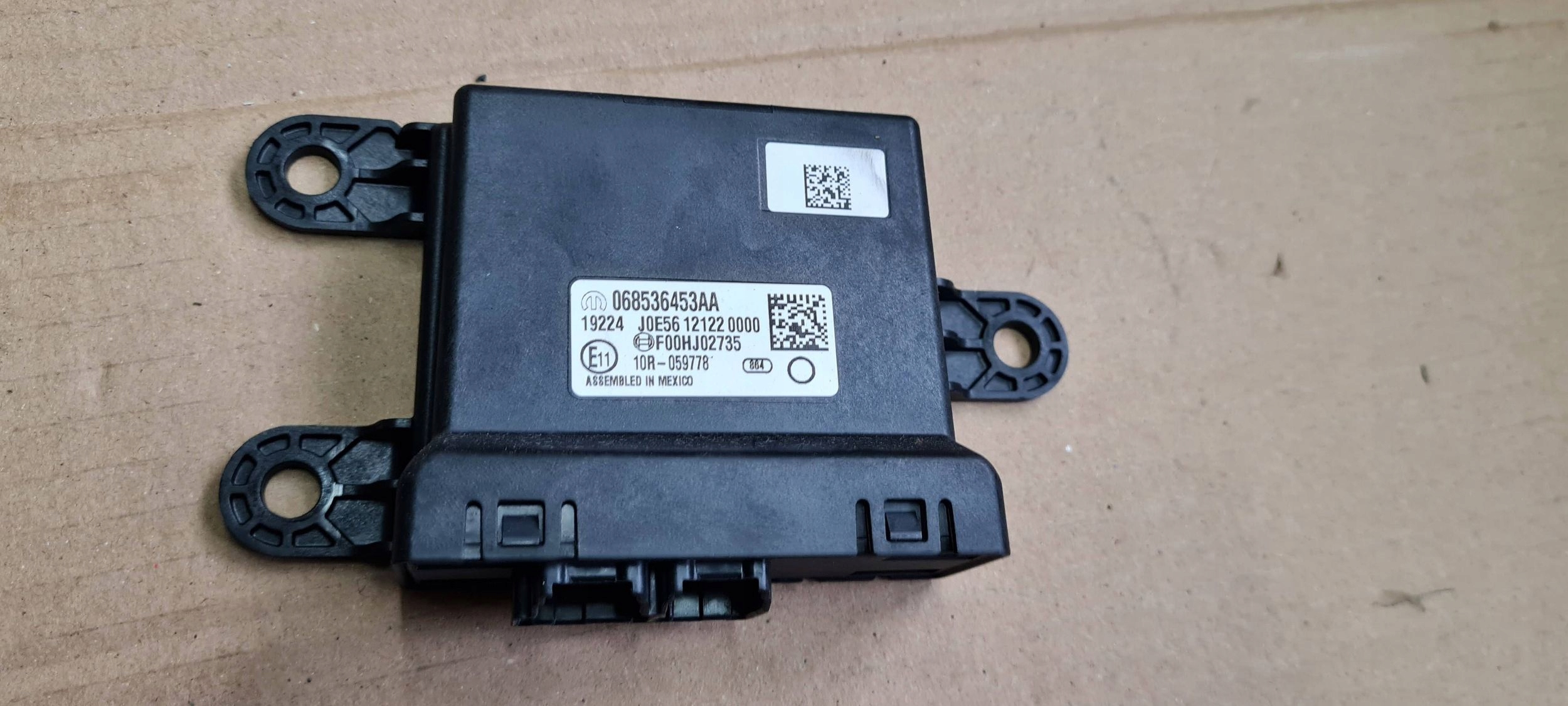 Chrysler Pacifica 2022 module control unit GATEWAY 68536453AA