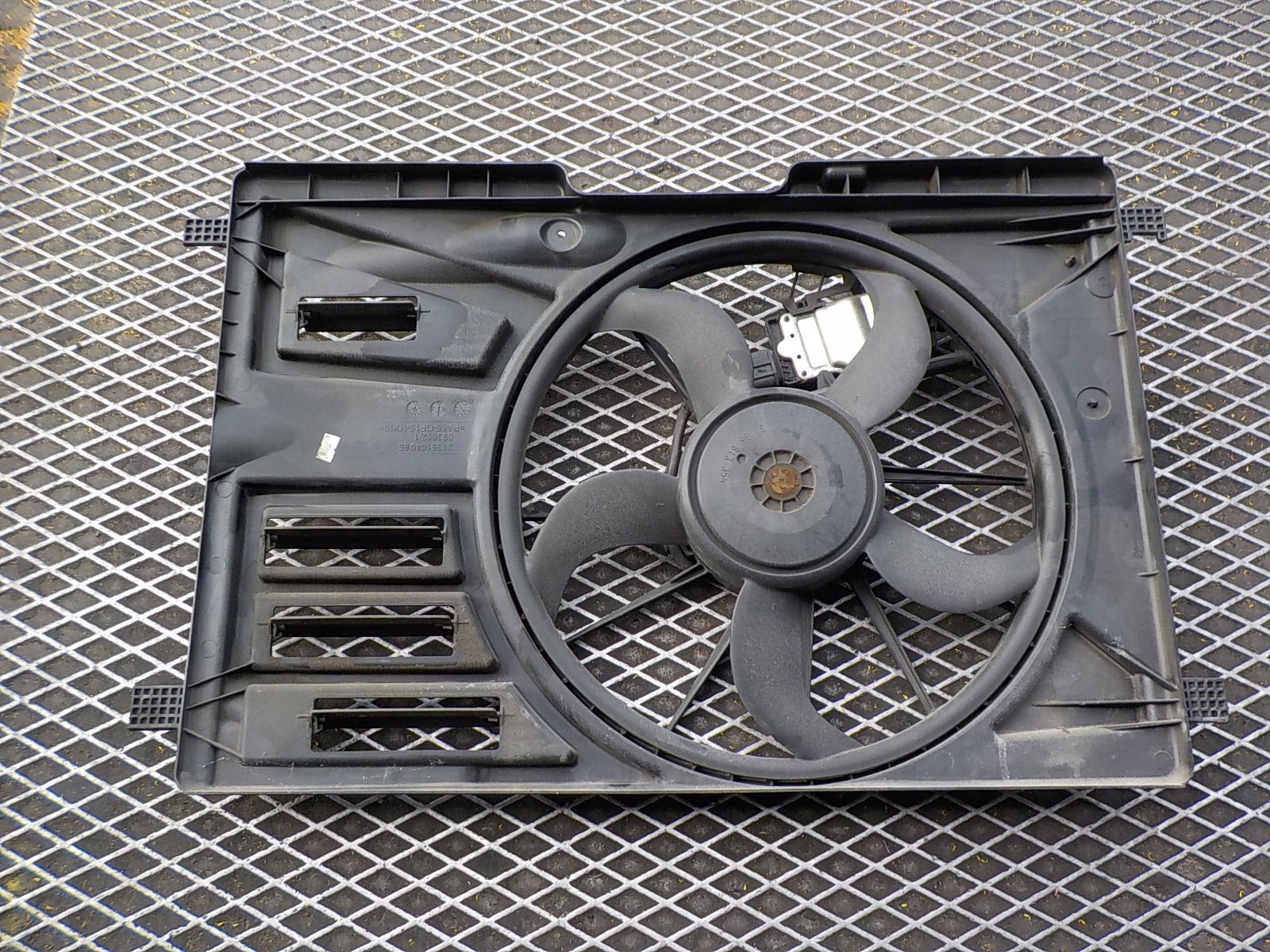 FORD GRAND C-MAX 1.6 B fan module radiator 1137328567 8V61-8C607-R