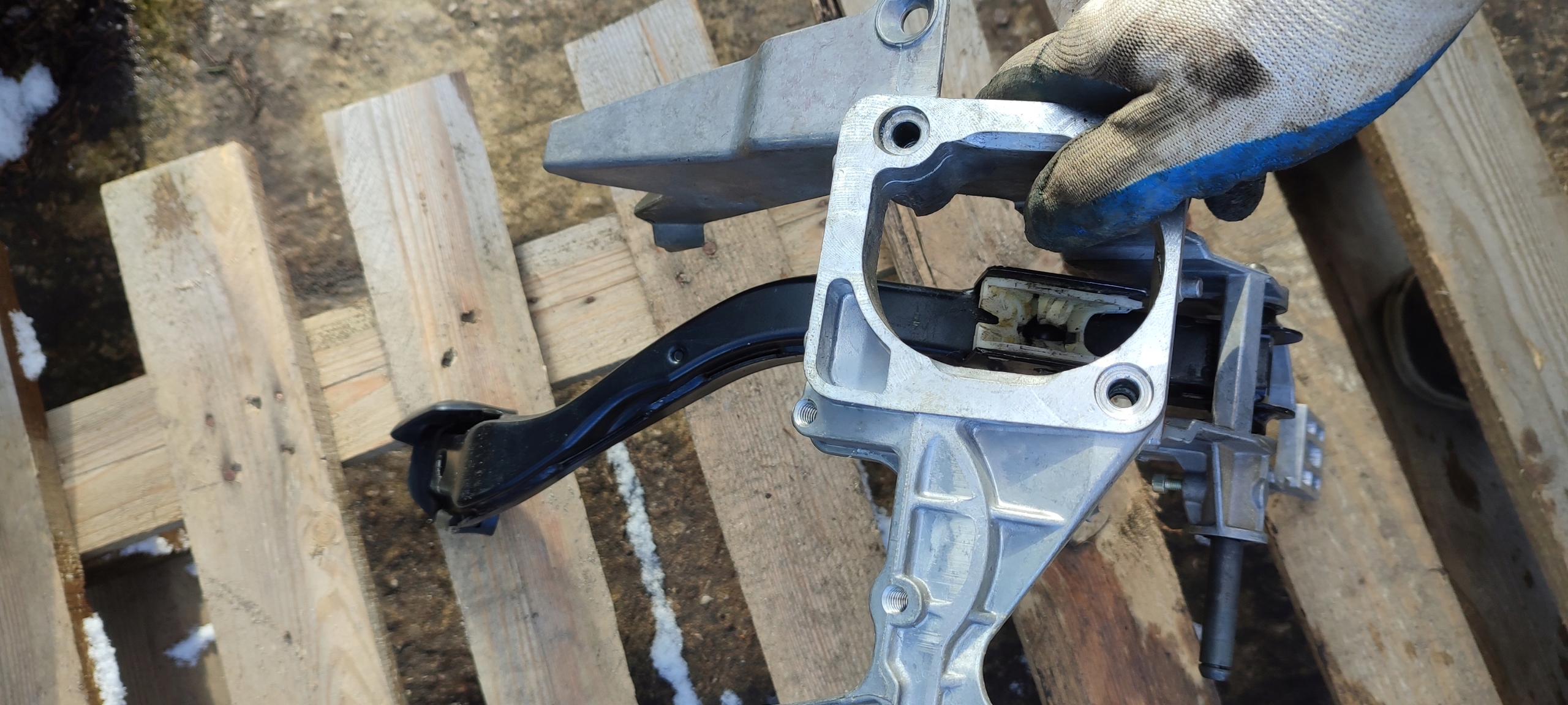 Pedal kočnice audi a4 b7 8E1721117A