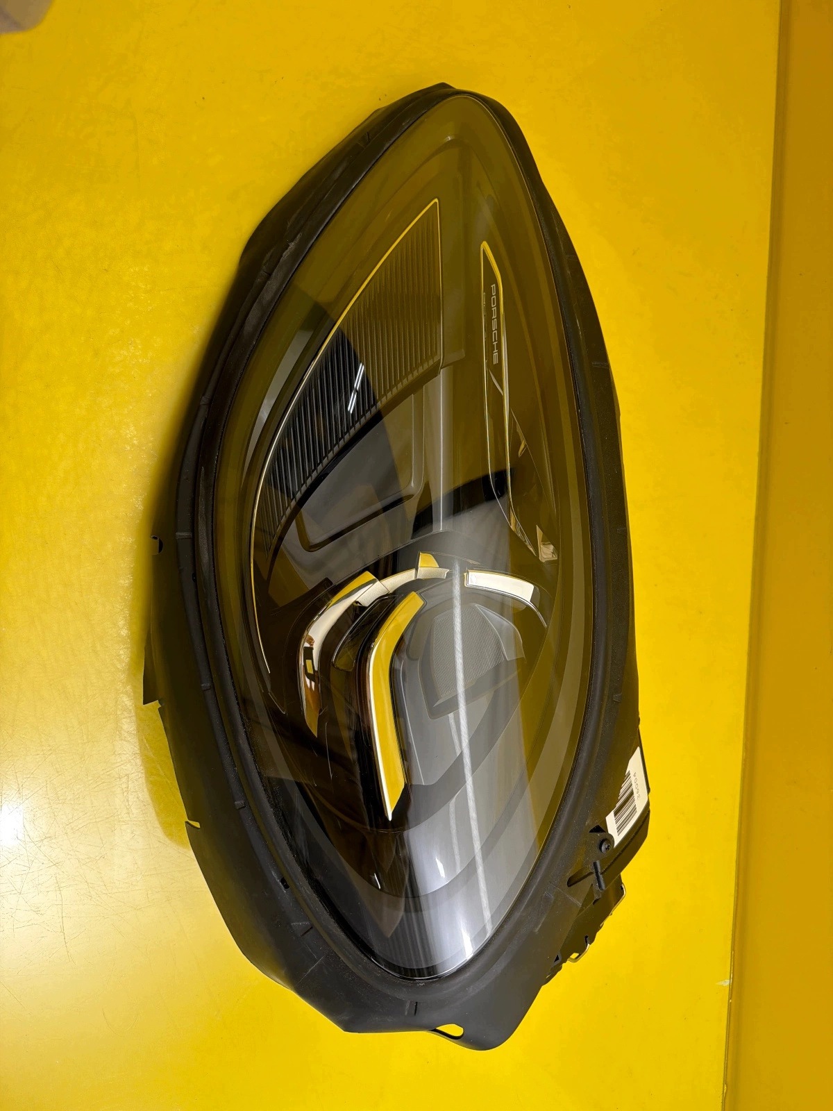 light left front Porsche Macan Lift 95B PDLS 95B941077M