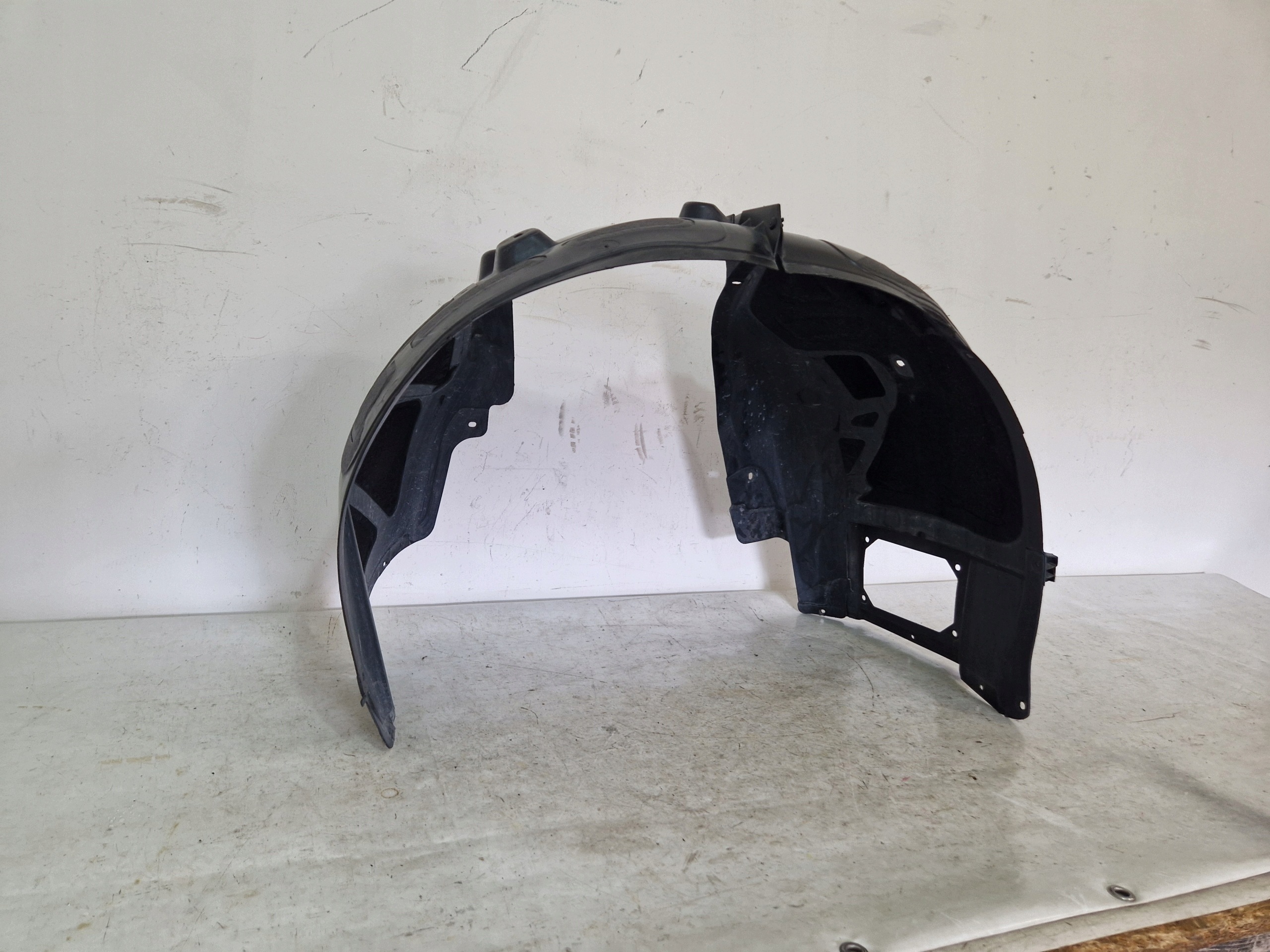 DODGE CHARGER 15- mudguard front right right front SRT HELLCAT 68223872AH