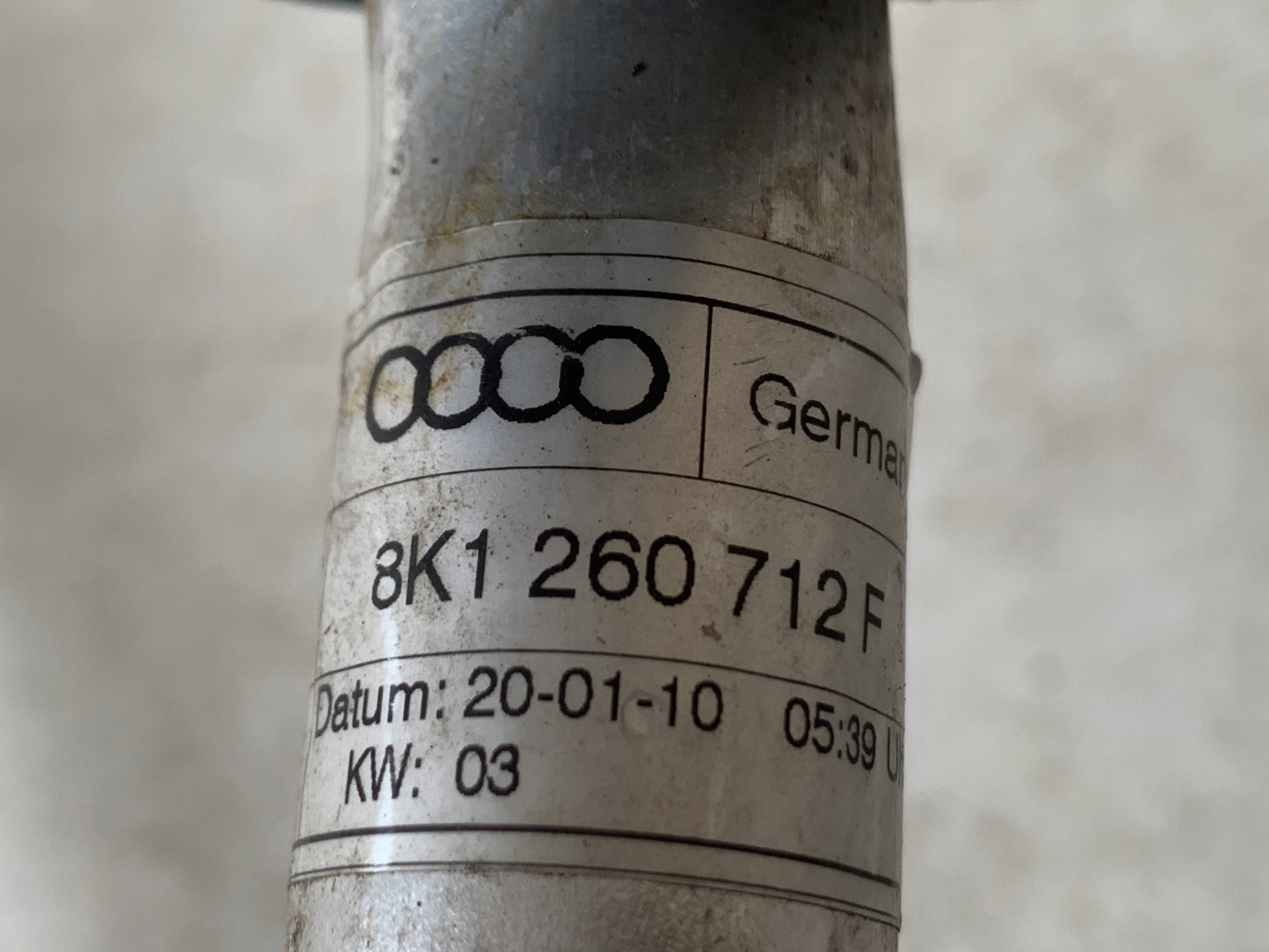 # vedení hadice klimatizaci AUDI A4 B8 8K1260712F