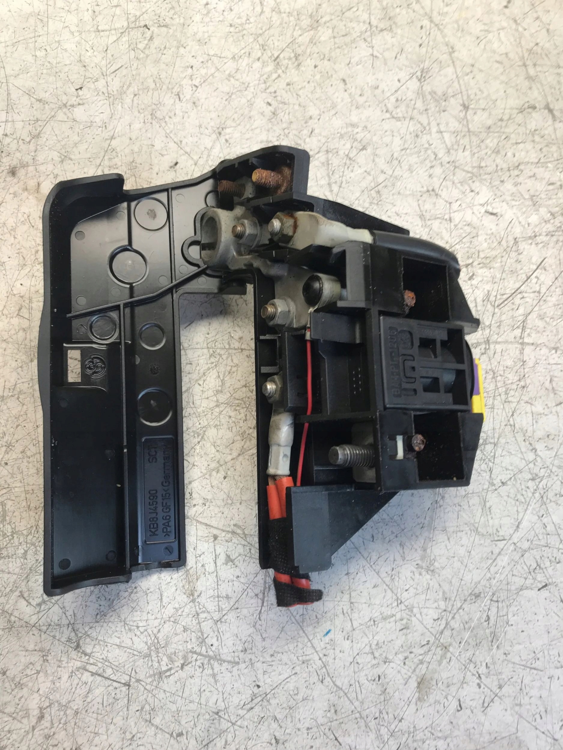 Sicherungen PIROTECHNICZNY AUDI A4 B8 A5 Q5