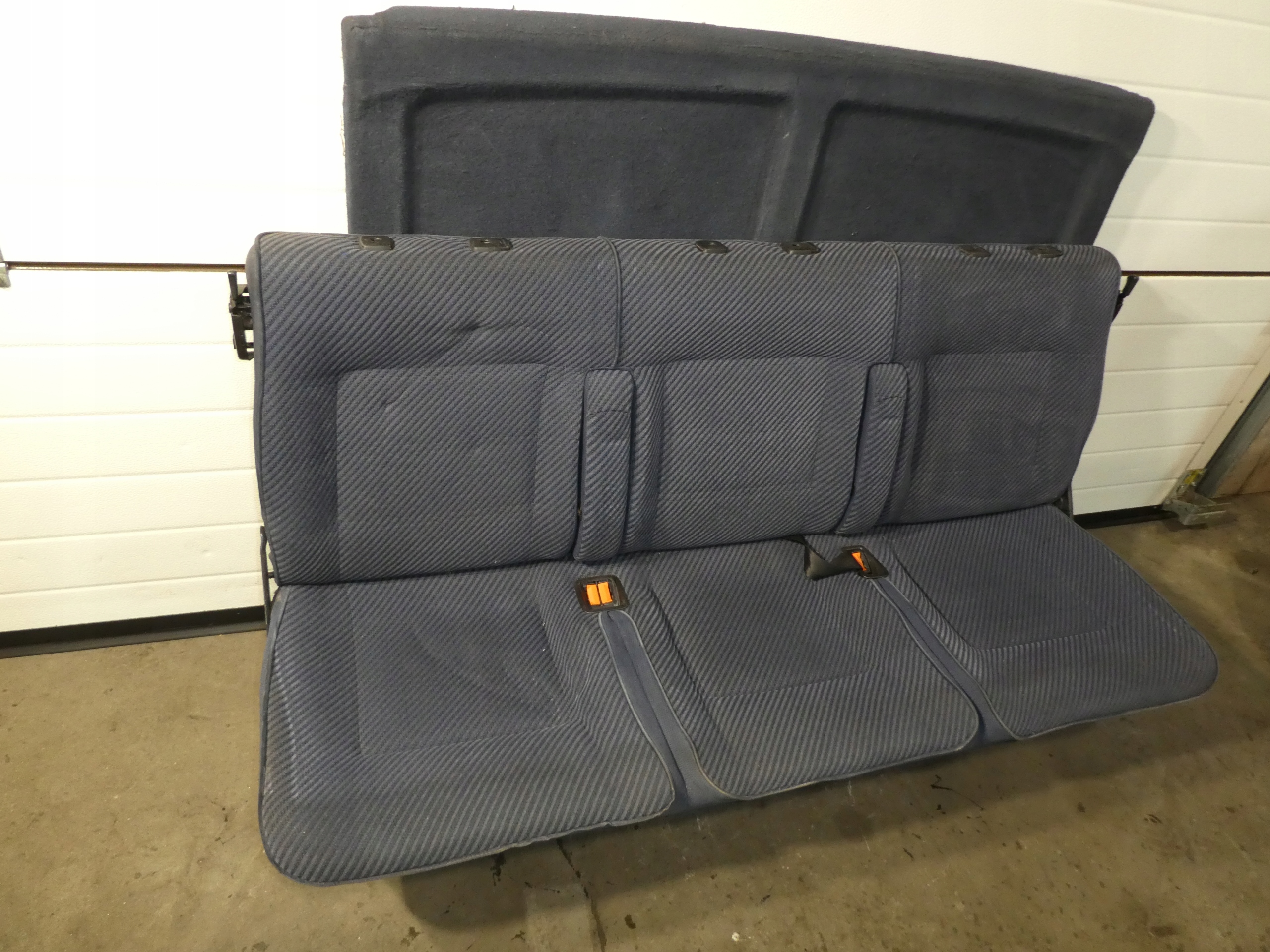 VW T4 SITZ POTROJNY SITZ LAWKA HECK HINTEN ABDECKUNG, HUTABLAGE