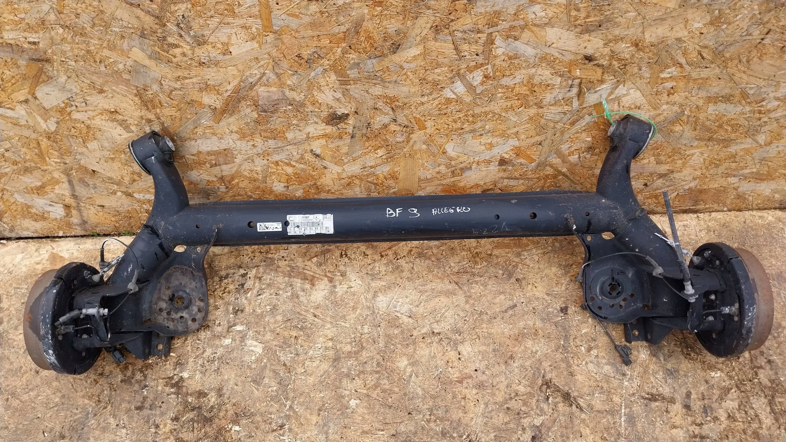 ACHSE ACHSTRÄGER HECK FORD FIESTA MK8